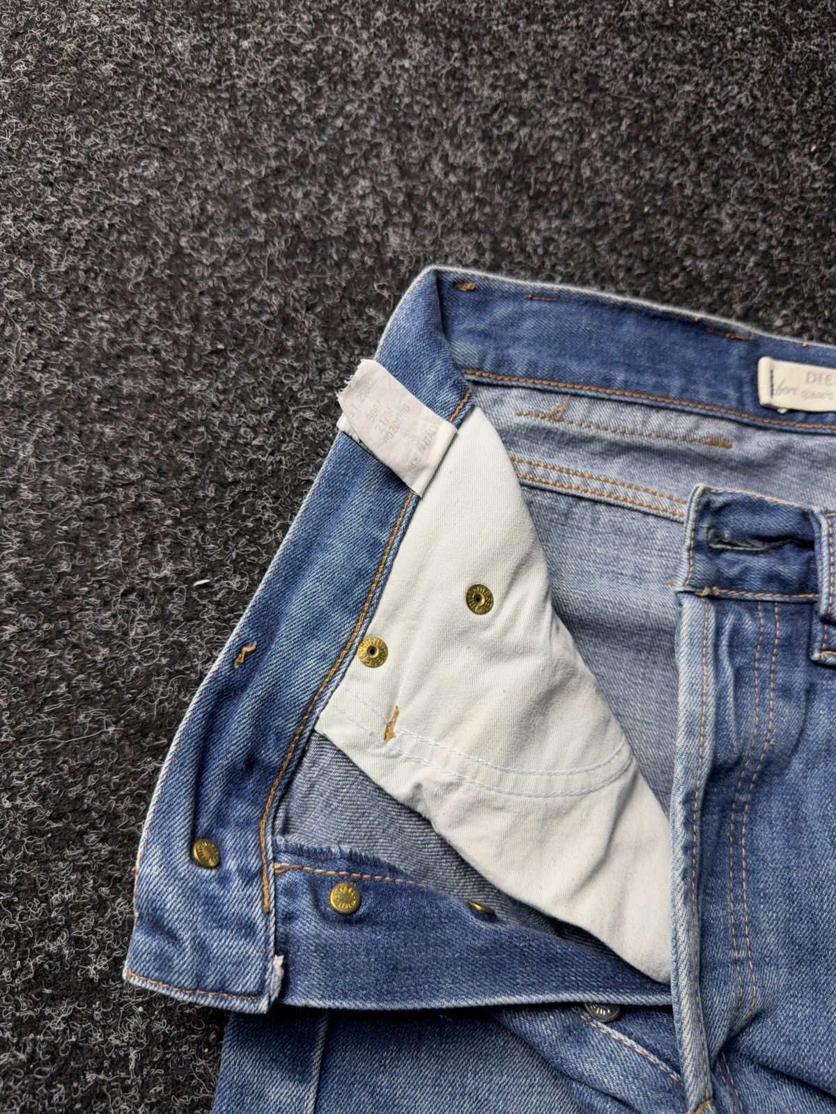 Diesel Retro 90s Diesel Distressed Jeans Made in Italy By Diesel Size US 29 - 10 Thumbnail