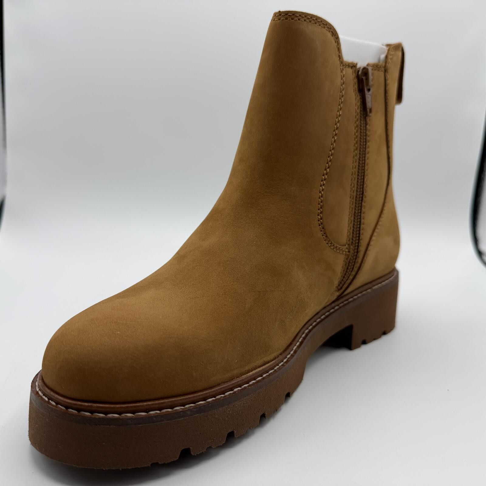 Samuel Hubbard Samuel Hubbard Made in Portugal Van Ness Chelsea Boot Nubuck Size US 7.5 / IT 37.5 - 8 Thumbnail