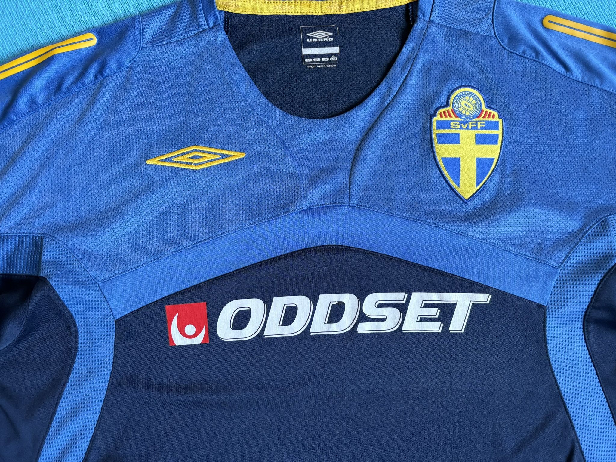 Umbro Sweden 2008 Umbro Oddset Training Jersey size. L Size US L / EU 52-54 / 3 - 7 Thumbnail