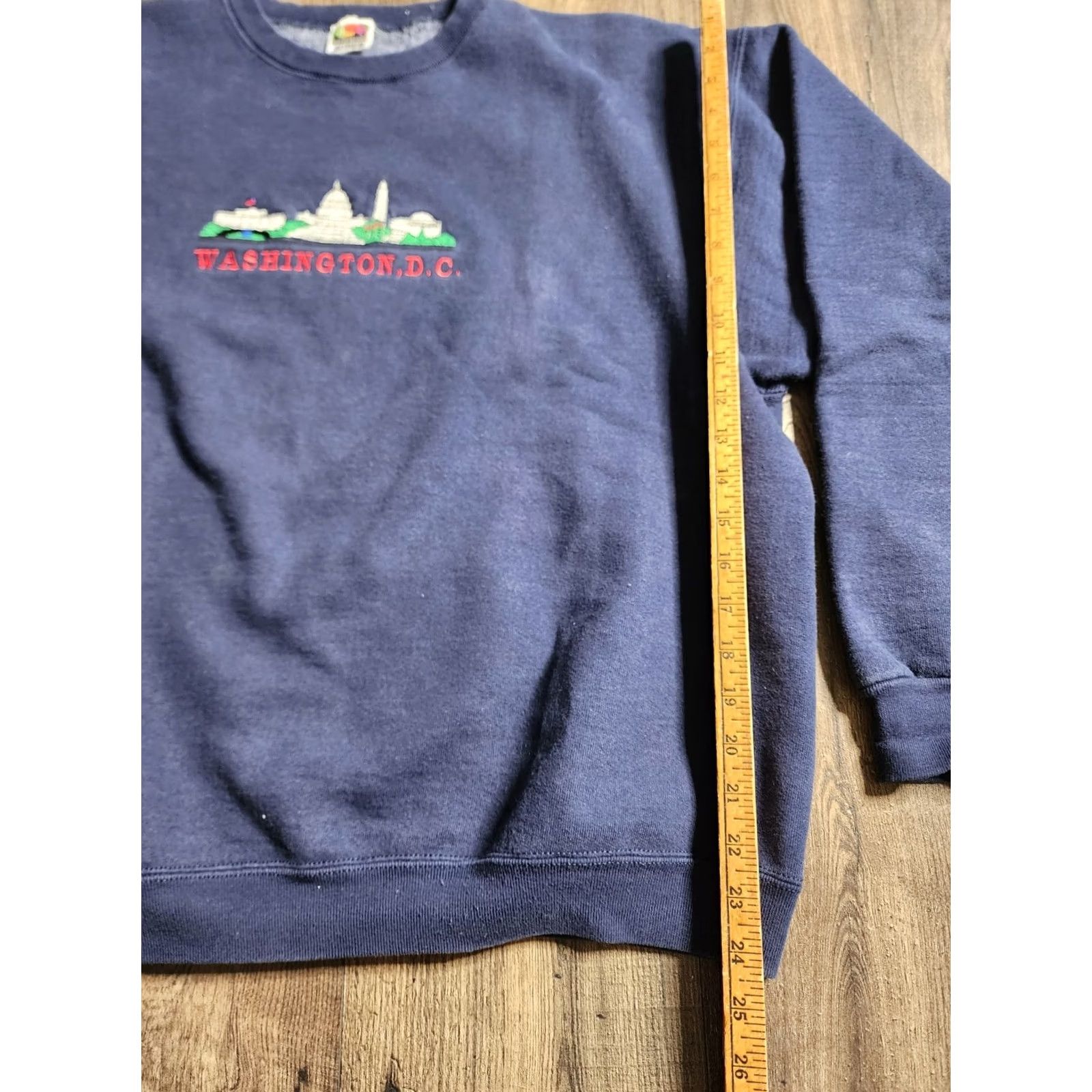 Fruit Of The Loom Vintage Washington DC Embroidered Monuments Crewneck Sweatshirt Mens XL Blue 90s USA Flag Graphic Print Pullover Cotton Sweatshirt Size US XL / EU 56 / 4 - 4 Thumbnail