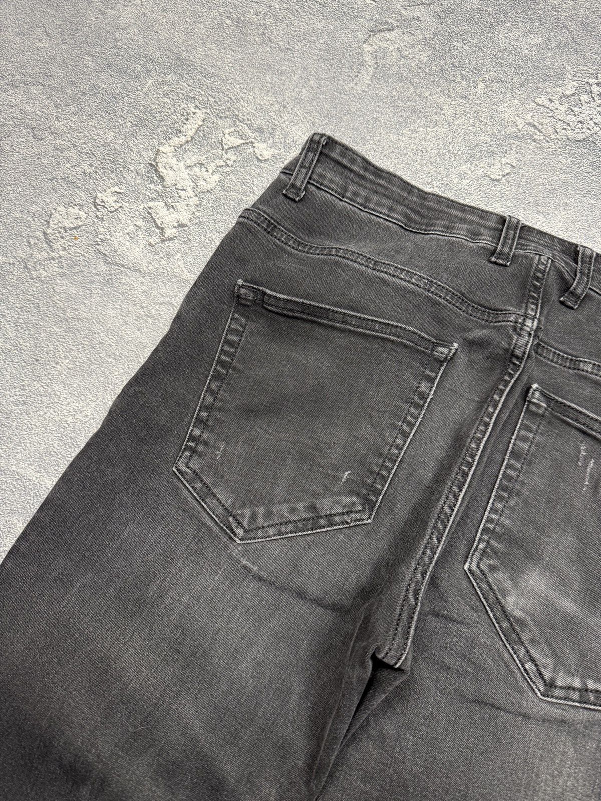 Dolce & Gabbana Dolce & Gabbana Metal Patch Logo Vintage Denim Pants Size US 34 / EU 50 - 7 Thumbnail