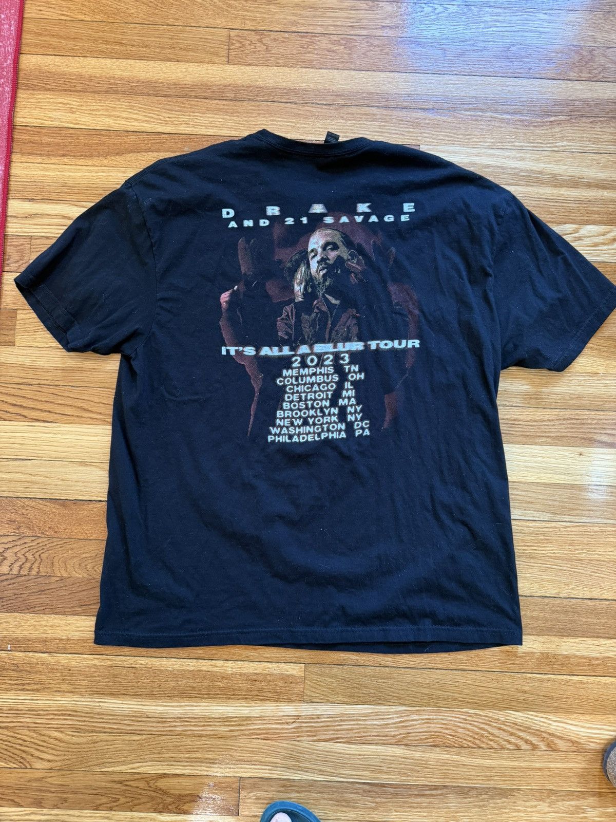 Gildan Drake “It’s All A Blur” tour w/ 21 Savage shirt Size US XXL / EU 58 / 5 - 3 Thumbnail