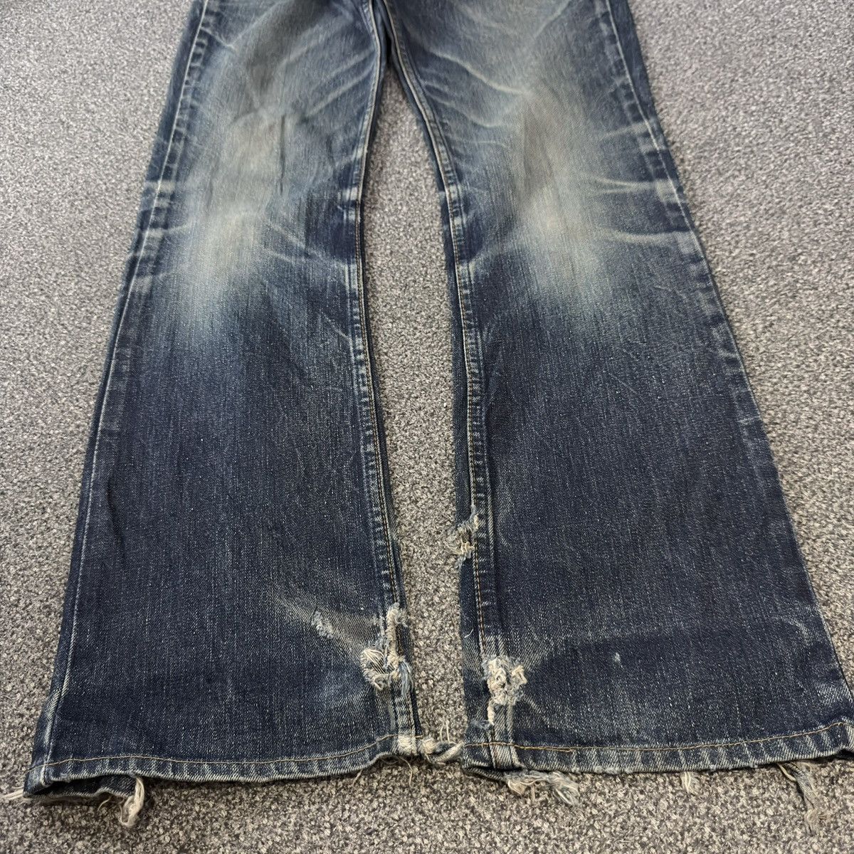 If Six Was Nine Flared Vintage 90s Levis 517 Bootcut Whisker Destroyed Denim Size US 28 / EU 44 - 6 Thumbnail