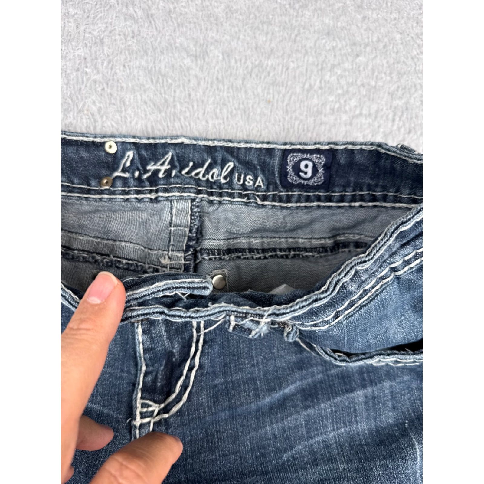 Vintage LA Idol Jeans Women Bootcut Denim 29x27 Blue Embroidered Cotton Blend Low Rise 9 Regular 27Inseam 5-Pocket Womens Size 30" / US 8 / IT 44 - 6 Thumbnail