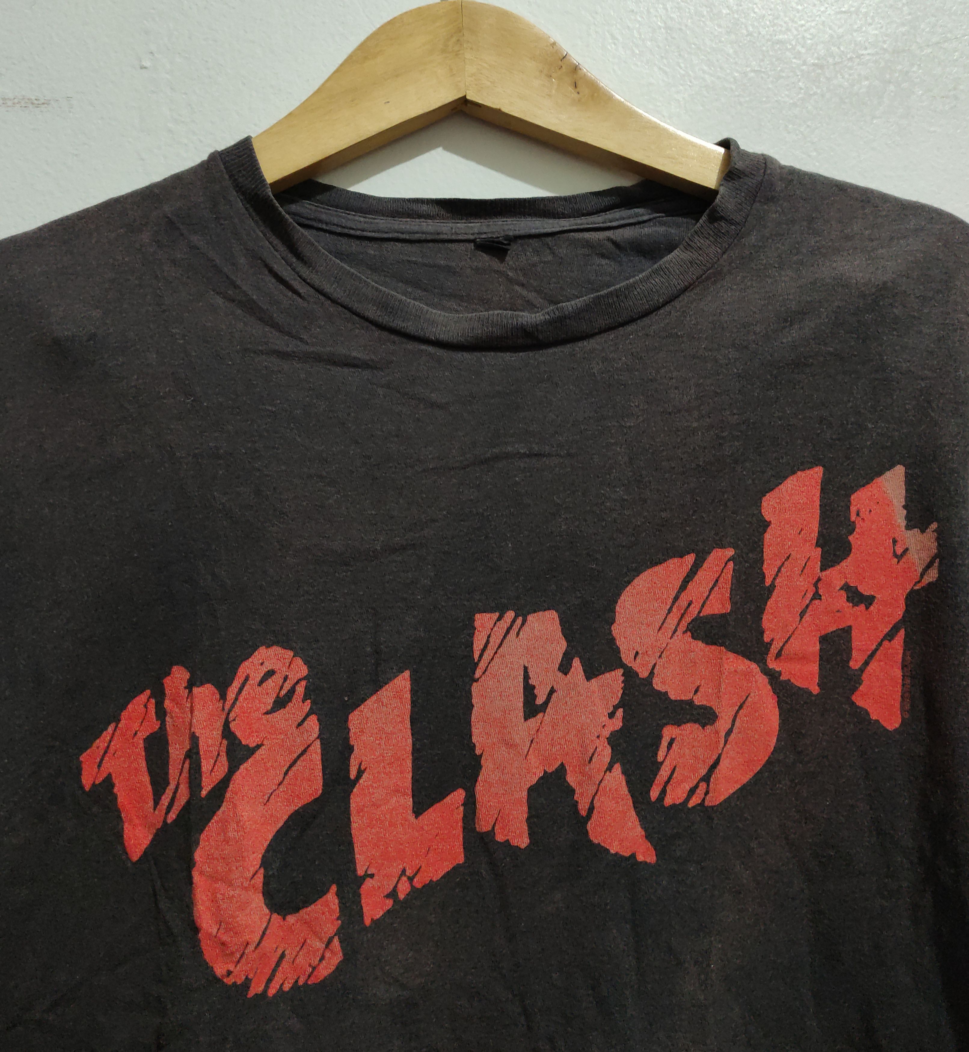 Band Tees The Clash © 2013 Red Big Logo Size US M / EU 48-50 / 2 - 5 Thumbnail