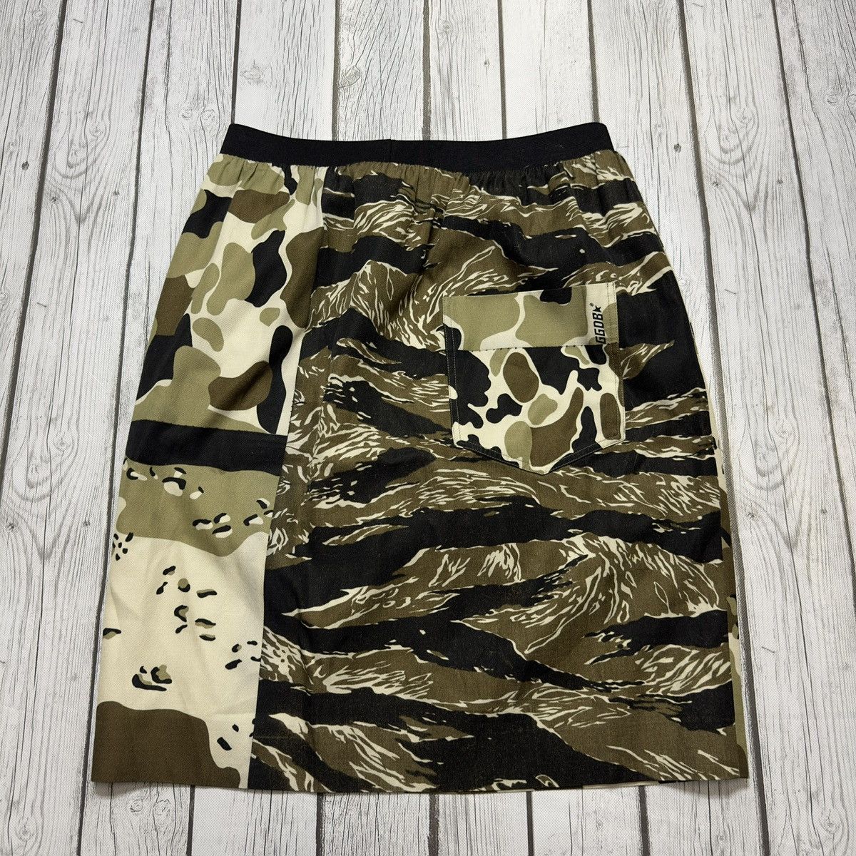 Golden Goose Golden Goose camo skirt Size 28" / US 6 / IT 42 - 2 Thumbnail