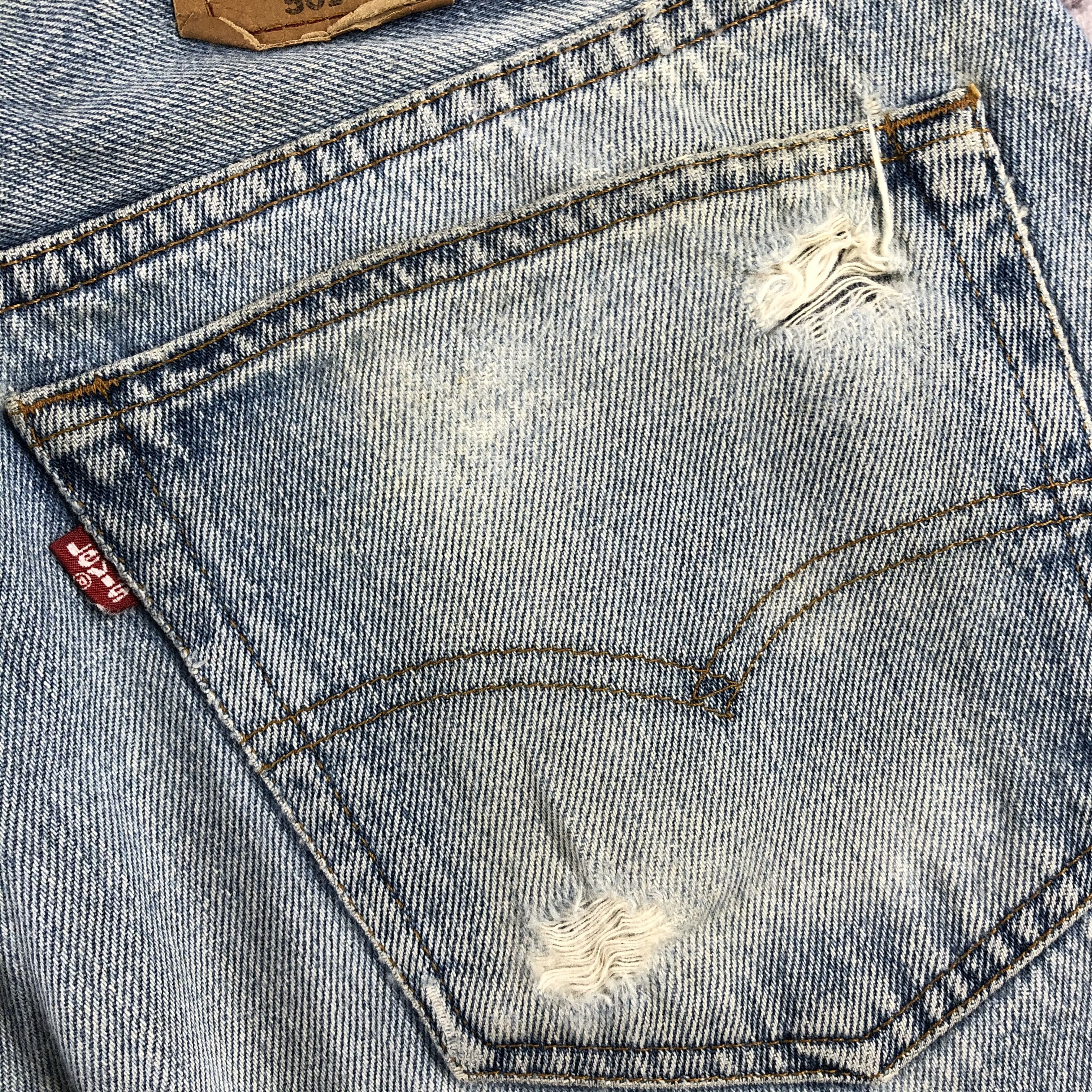 Levi's Vintage 90s Light Wash Levis 501 Jeans-JM2208 Size US 31 - 7 Thumbnail