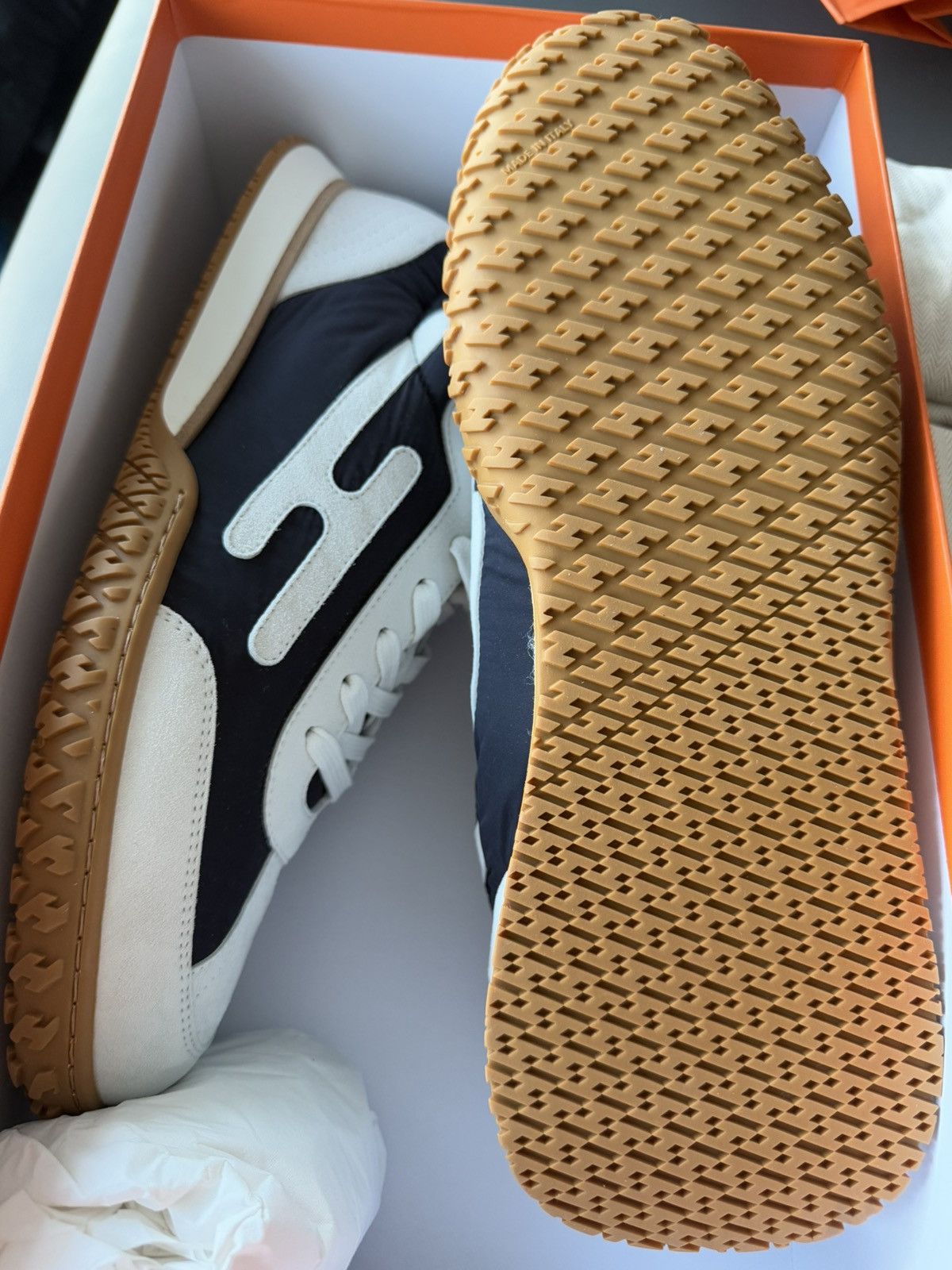 Hermes Brand New Full Set Hermes H Logo Sneaker Limited Edition Size US 10.5 / EU 43-44 - 7 Thumbnail