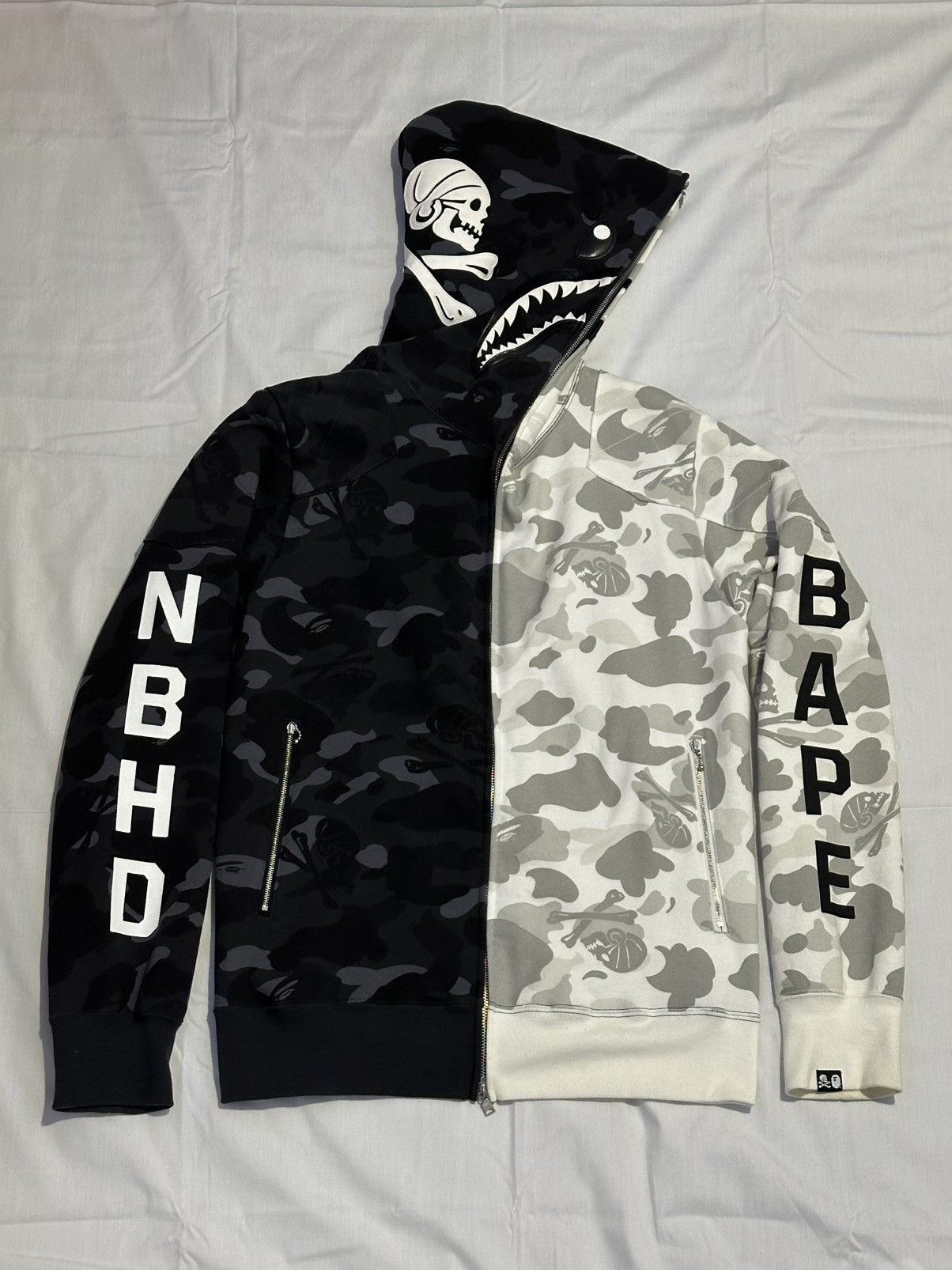 Bape × Neighborhood BAPE × NEIGHBORHOOD Split Shark Full-Zip Hoodie Size US XL / EU 56 / 4 - 2 Thumbnail