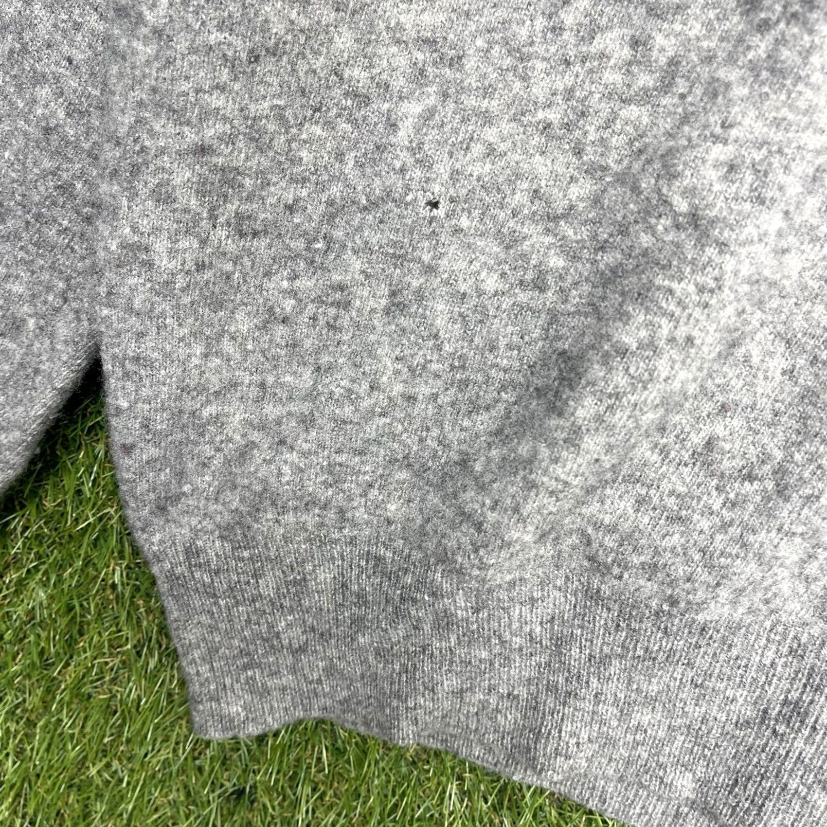 MooRER VINTAGE Moores Finest Cashmere Sweater Mens 44 Medium Grey V Neck 90s Size US M / EU 48-50 / 2 - 3 Thumbnail