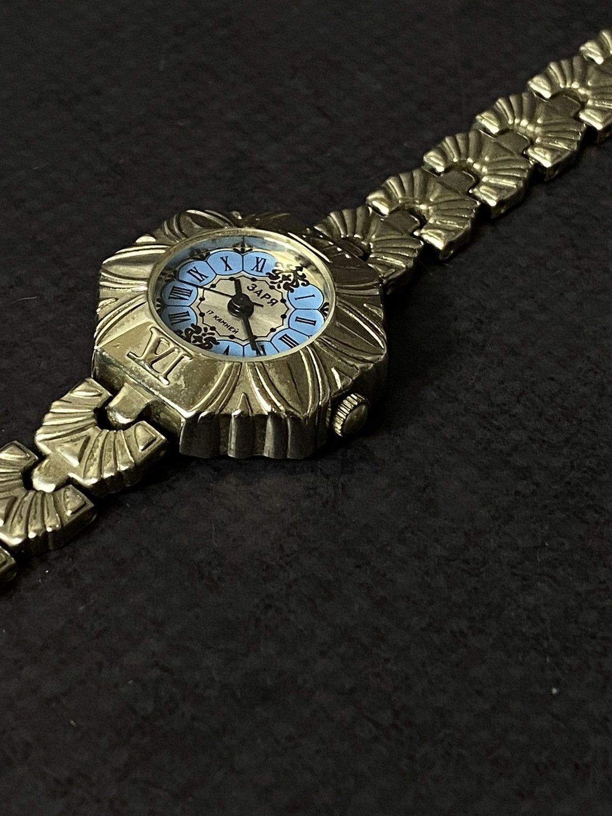 Jewelry Vintage Zarya 17 Jewels Watch with Elegant Silver-Tone Size ONE SIZE - 6 Thumbnail