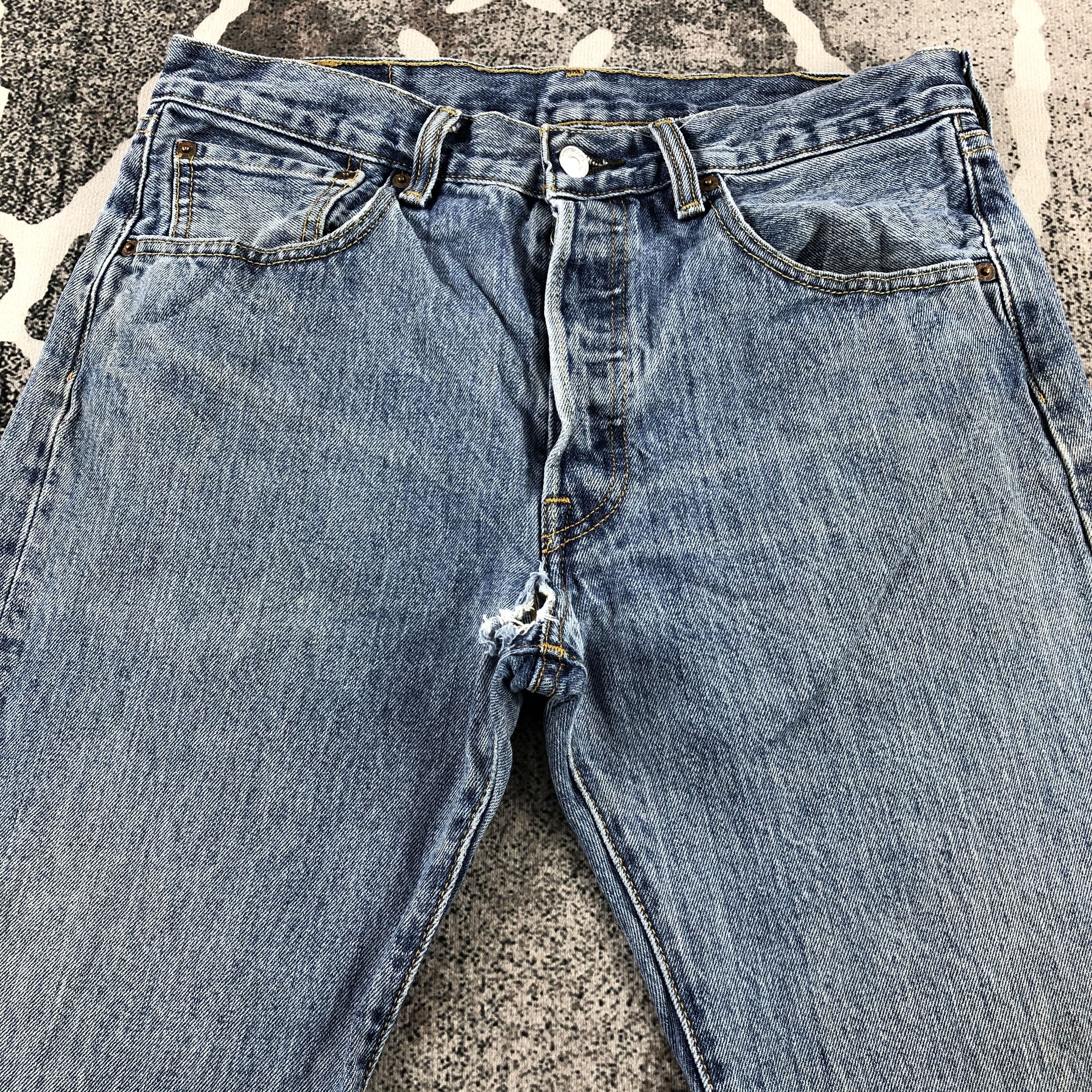 Levi's Vintage Levi's 501 Jeans Distress Medium Wash Denim KJ1069 Size US 32 / EU 48 - 3 Thumbnail