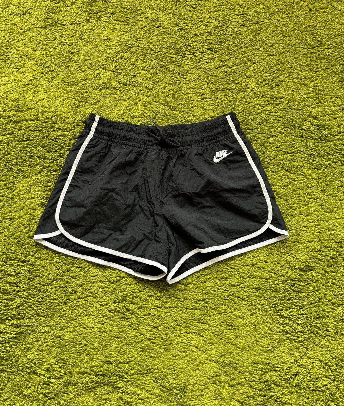 Designer × Nike Nike nylon black shorts Size 26" / US 2 / IT 38 - 1 Thumbnail