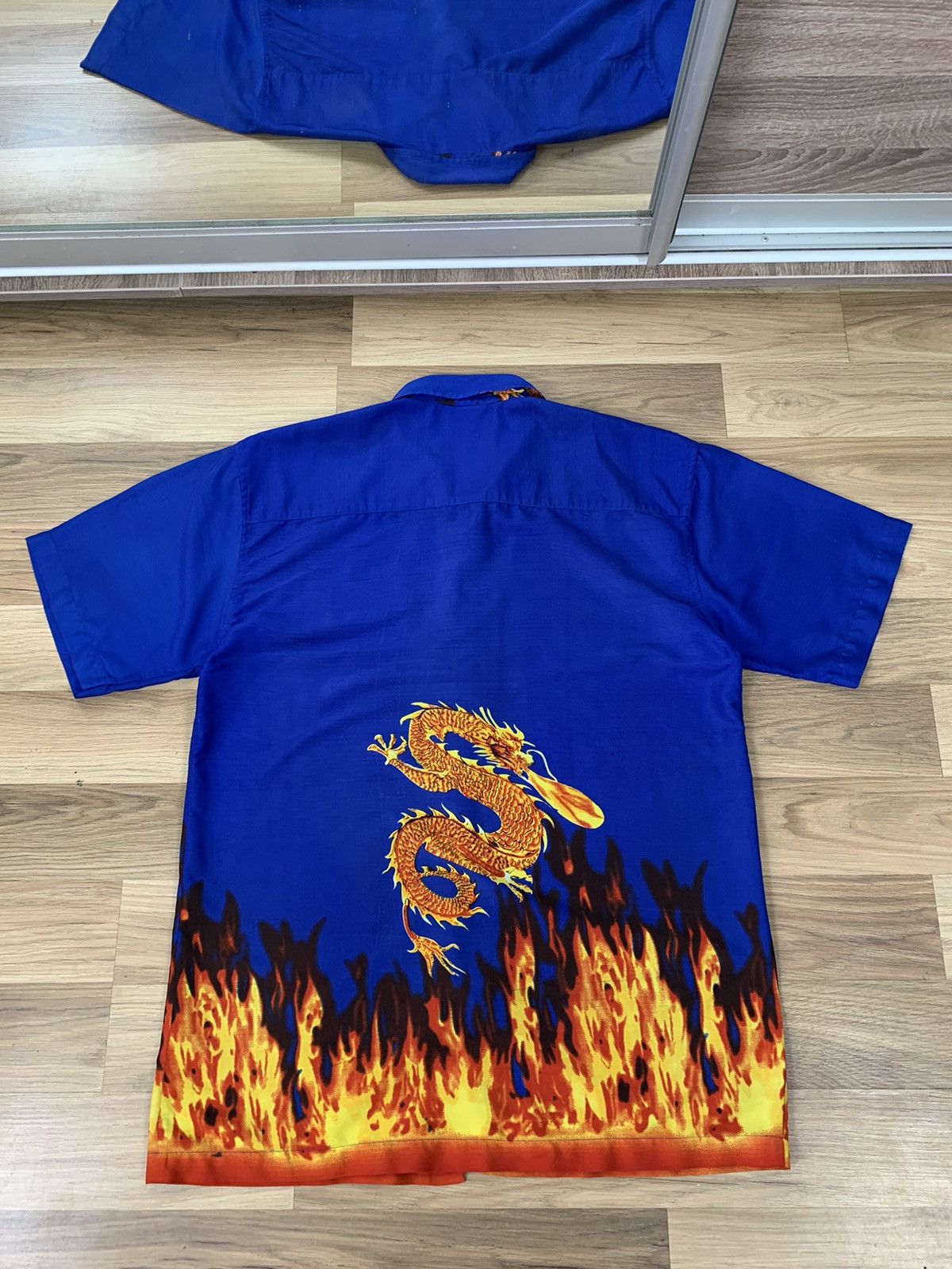 Vintage Vintage Y2K Japanese Style Dragon Flame Shirt Button Up Size US L / EU 52-54 / 3 - 15 Thumbnail