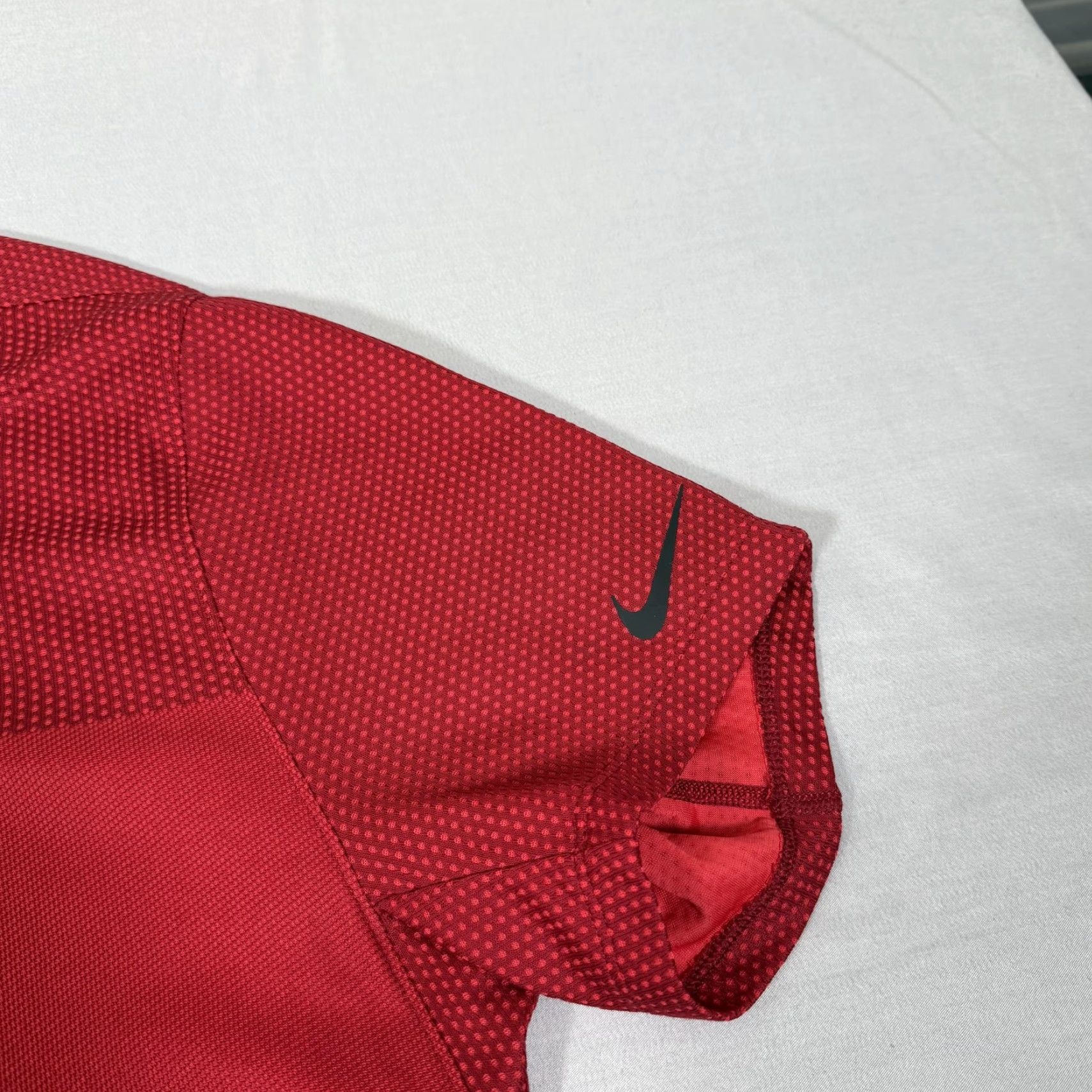 Nike Nike Tiger Woods Polo Shirt Mens Large Red Dri-Fit Performance Golf Mock Neck 1/4 Zip Breathable Moisture Wicking Quick Dry Size US L / EU 52-54 / 3 - 3 Thumbnail