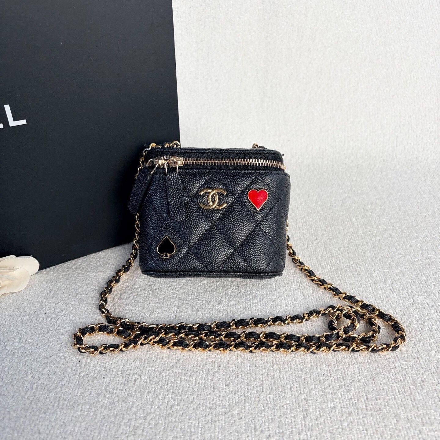 Chanel Pre-loved Bag Very good condition Size ONE SIZE - 1 Thumbnail