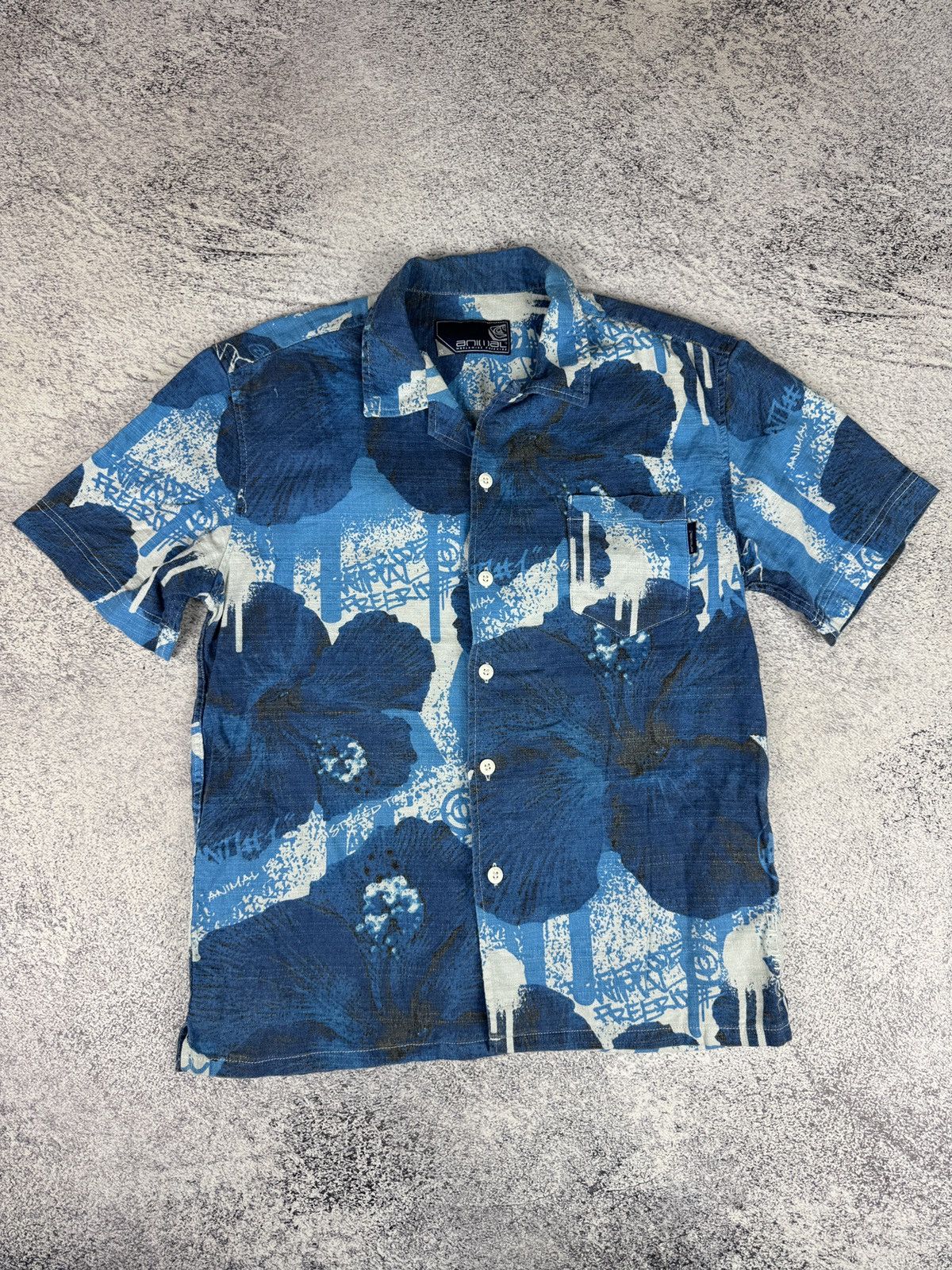 Vintage Animal Worldwide Feride Hawaiian Shirt Blue Floral Graffiti Size US S / EU 44-46 / 1 - 1 Thumbnail