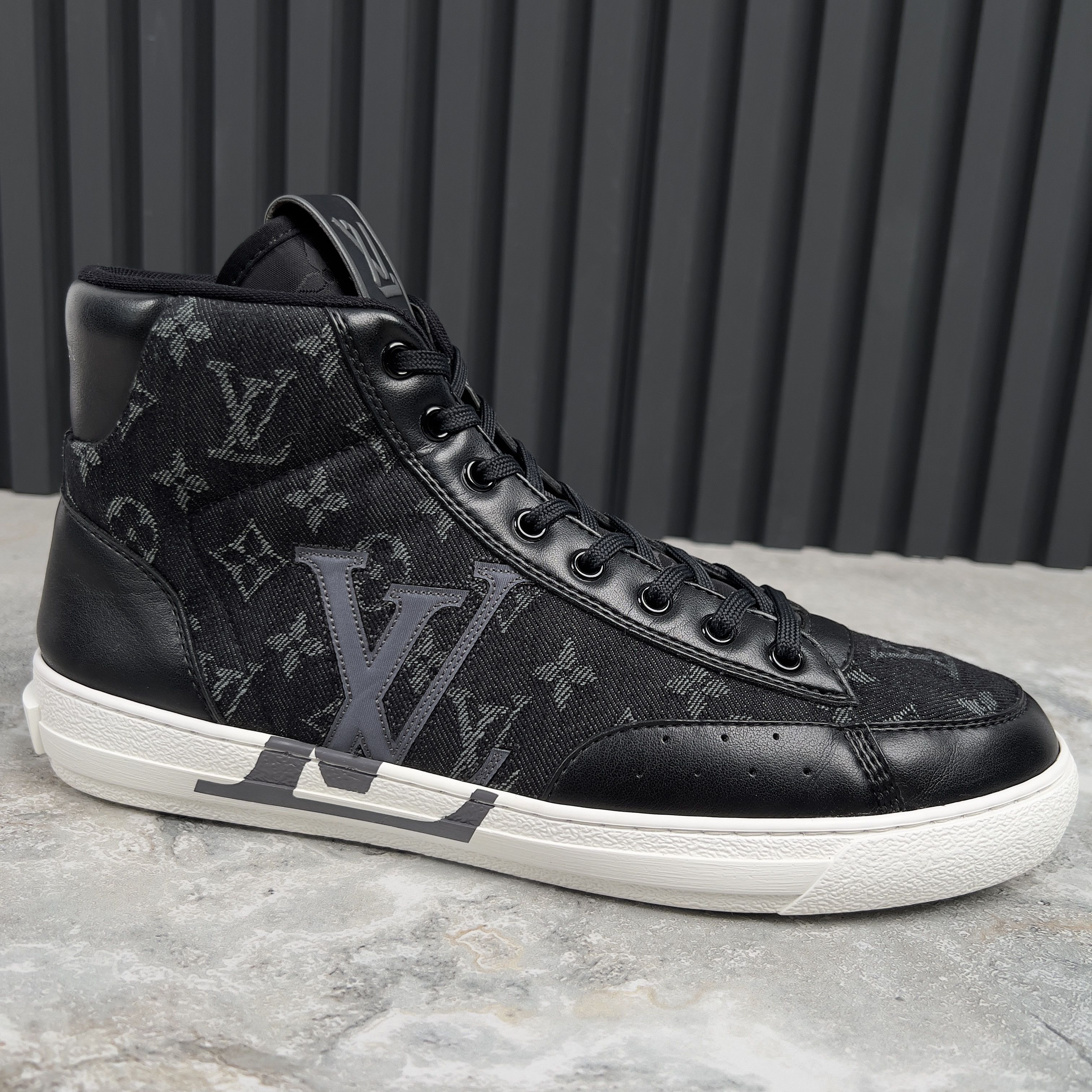 Louis Vuitton Louis Vuitton Charlie Trainers Sneaker Monogram Denim Size US 9 / EU 42 - 4 Thumbnail