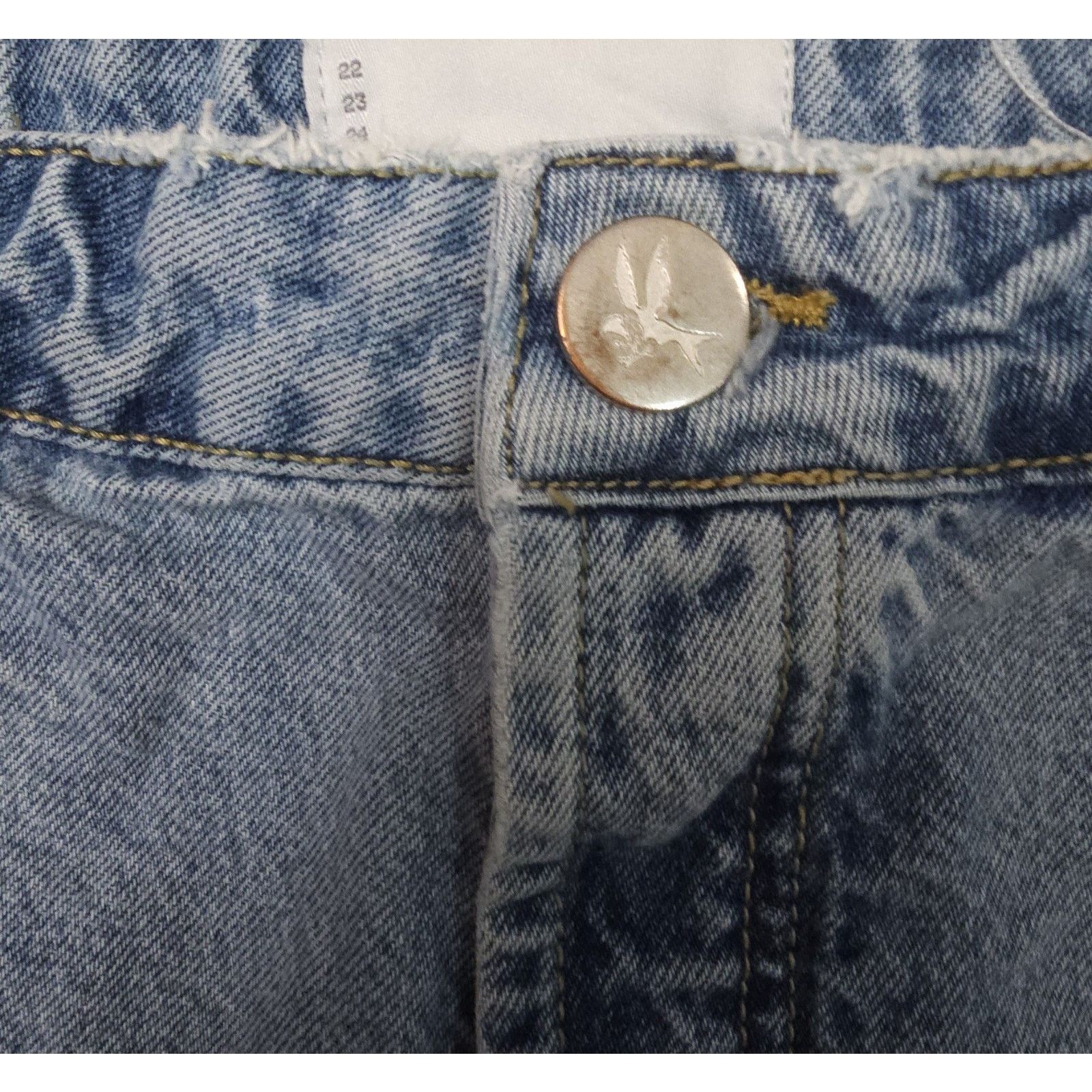 One Teaspoon One Teaspoon Bandits low-waist denim shorts. Size 30 Size 30" / US 8 / IT 44 - 4 Thumbnail