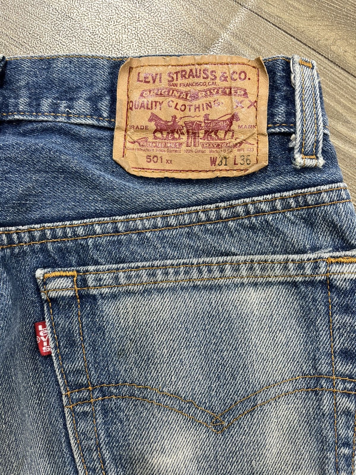 Levi's Vintage Clothing 🇺🇸1990s Vintage Levis 501 31x36 Straight Leg Blue Jeans Size US 30 / EU 46 - 12 Thumbnail