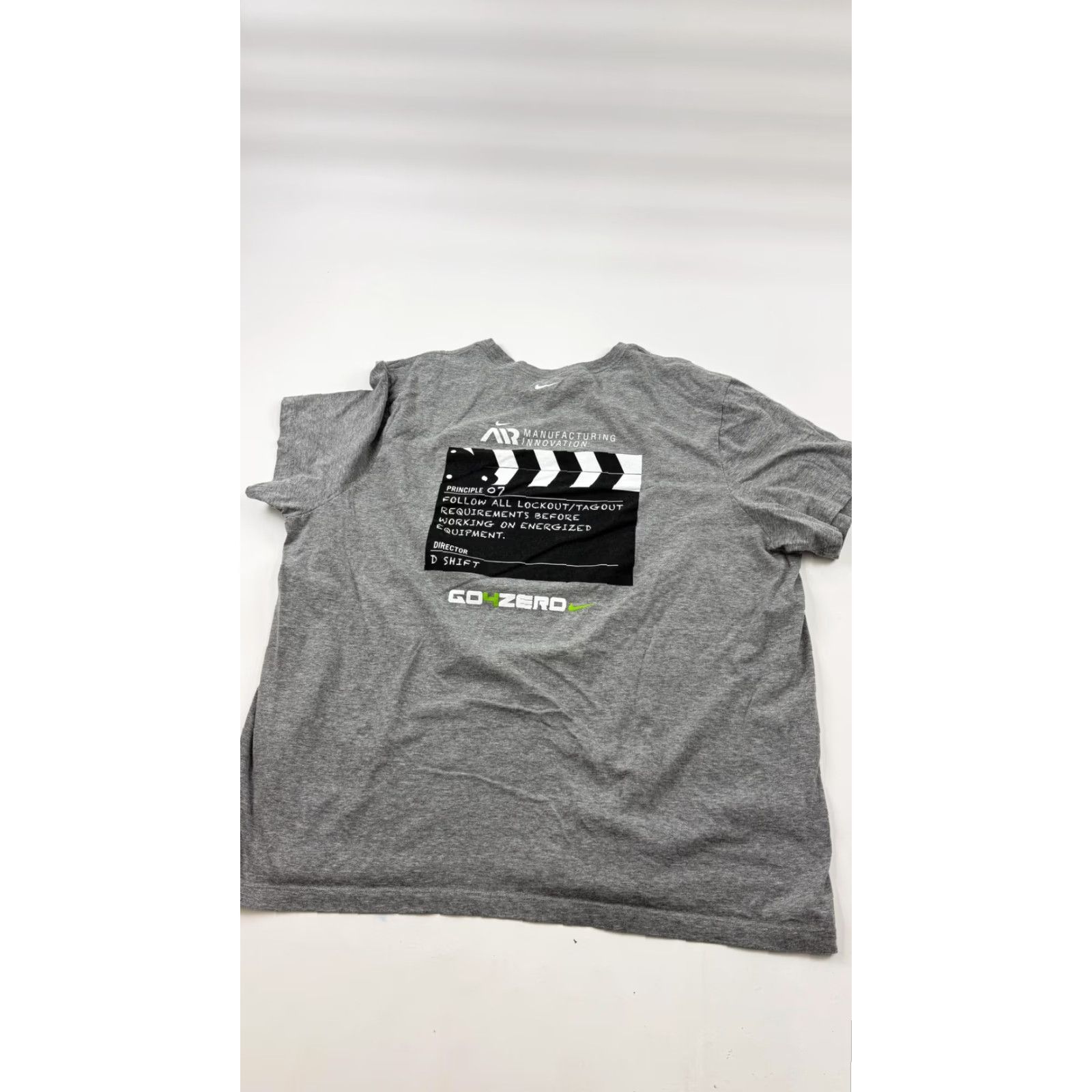 Nike Nike Shirt Mens 3XL Gray Graphic Print Short Sleeve T-Shirt Size US XXL / EU 58 / 5 - 4 Thumbnail