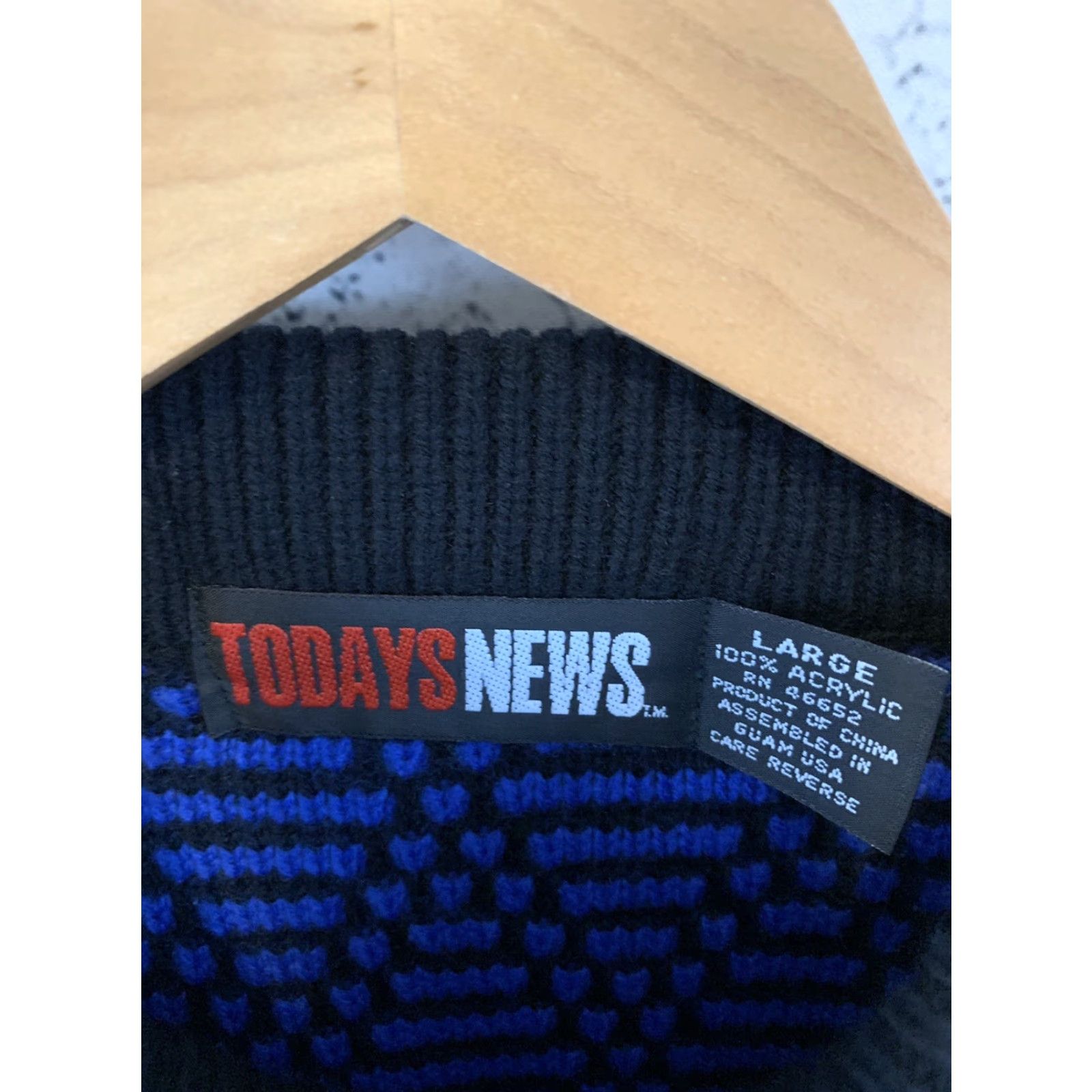 Vintage VINTAGE Todays News Knit Abstract Pullover Ugly Sweater Crewneck L Blue 90s Mens Size US L / EU 52-54 / 3 - 2 Thumbnail