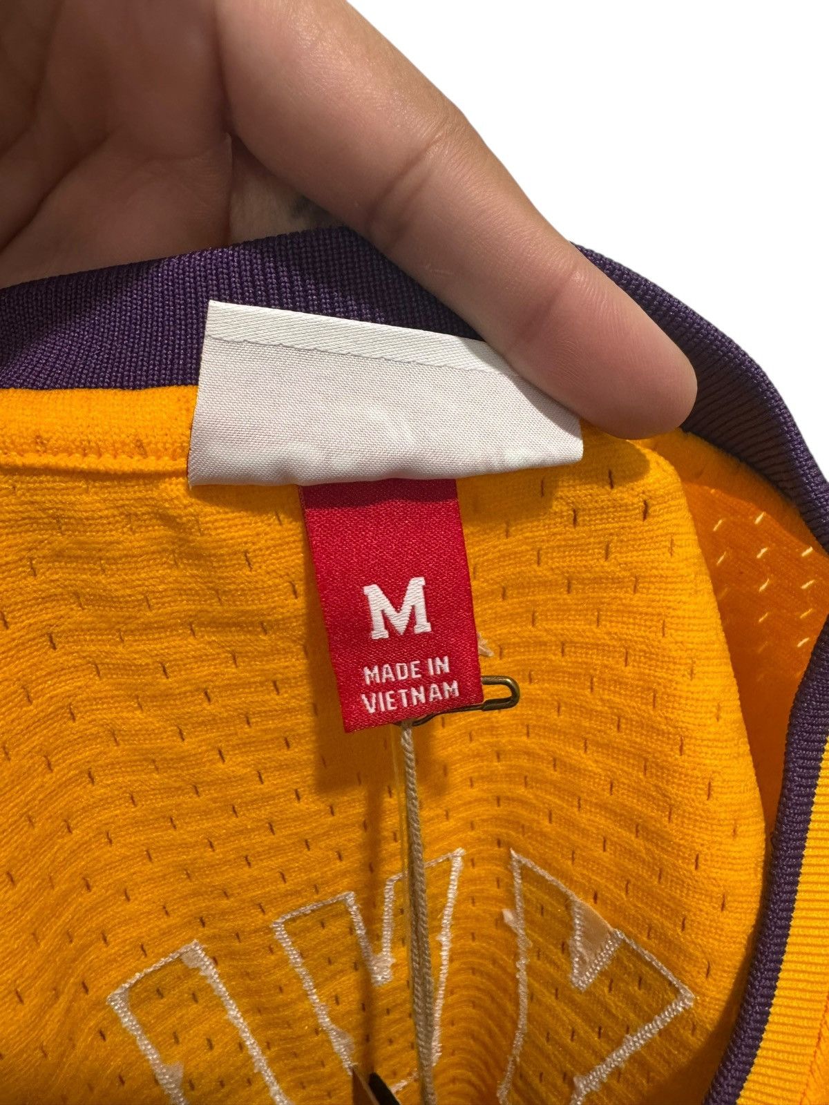 Playboi Carti Playboi Carti x Mitchell & Ness YVL Lakers Jersey Yellow Size US M / EU 48-50 / 2 - 13 Thumbnail