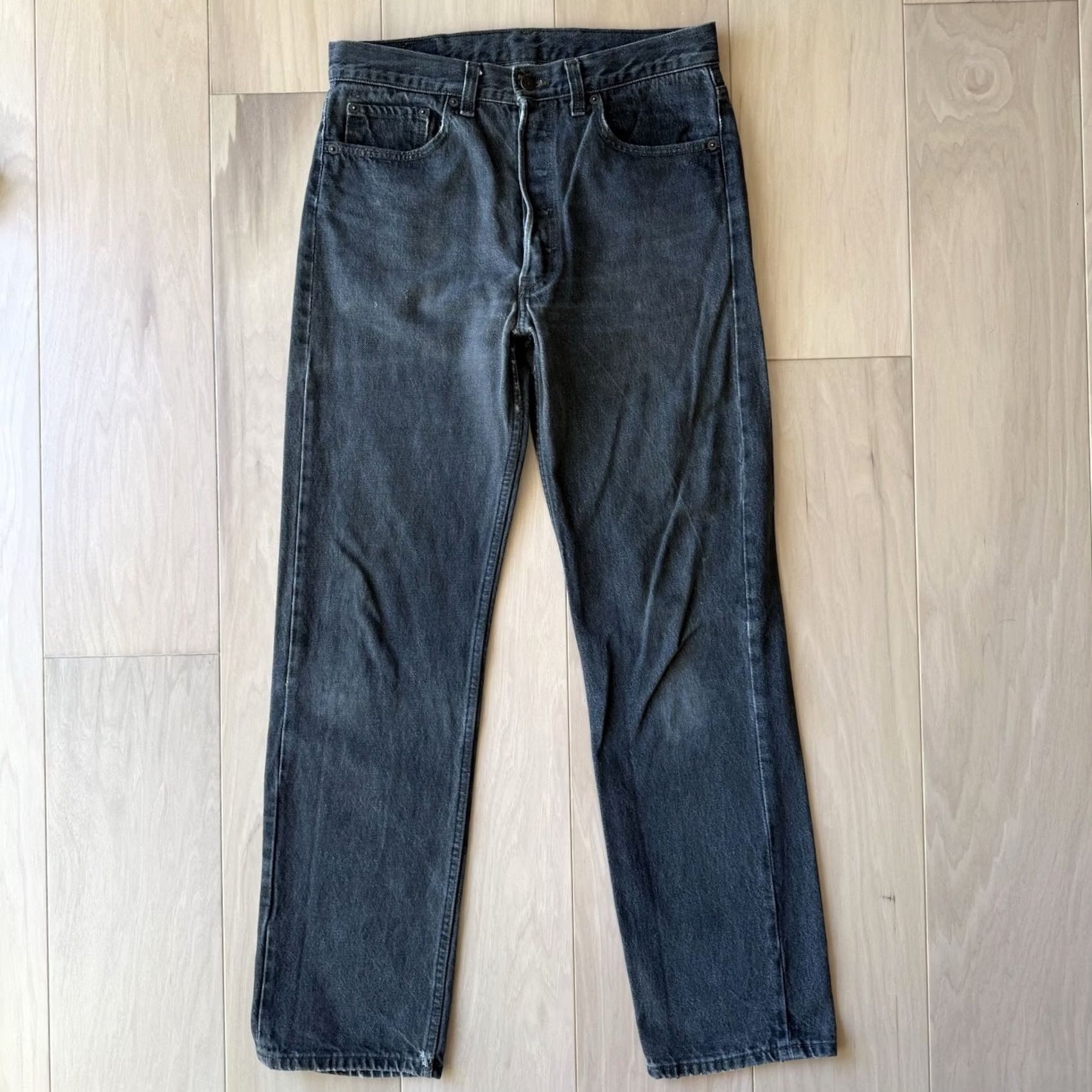 Levi's VINTAGE Levi's 501 Jeans 32 Black 80s Dark Wash Made USA Denim Button Regular Rise Mid Mens Jeans Size US 32 / EU 48 - 3 Thumbnail