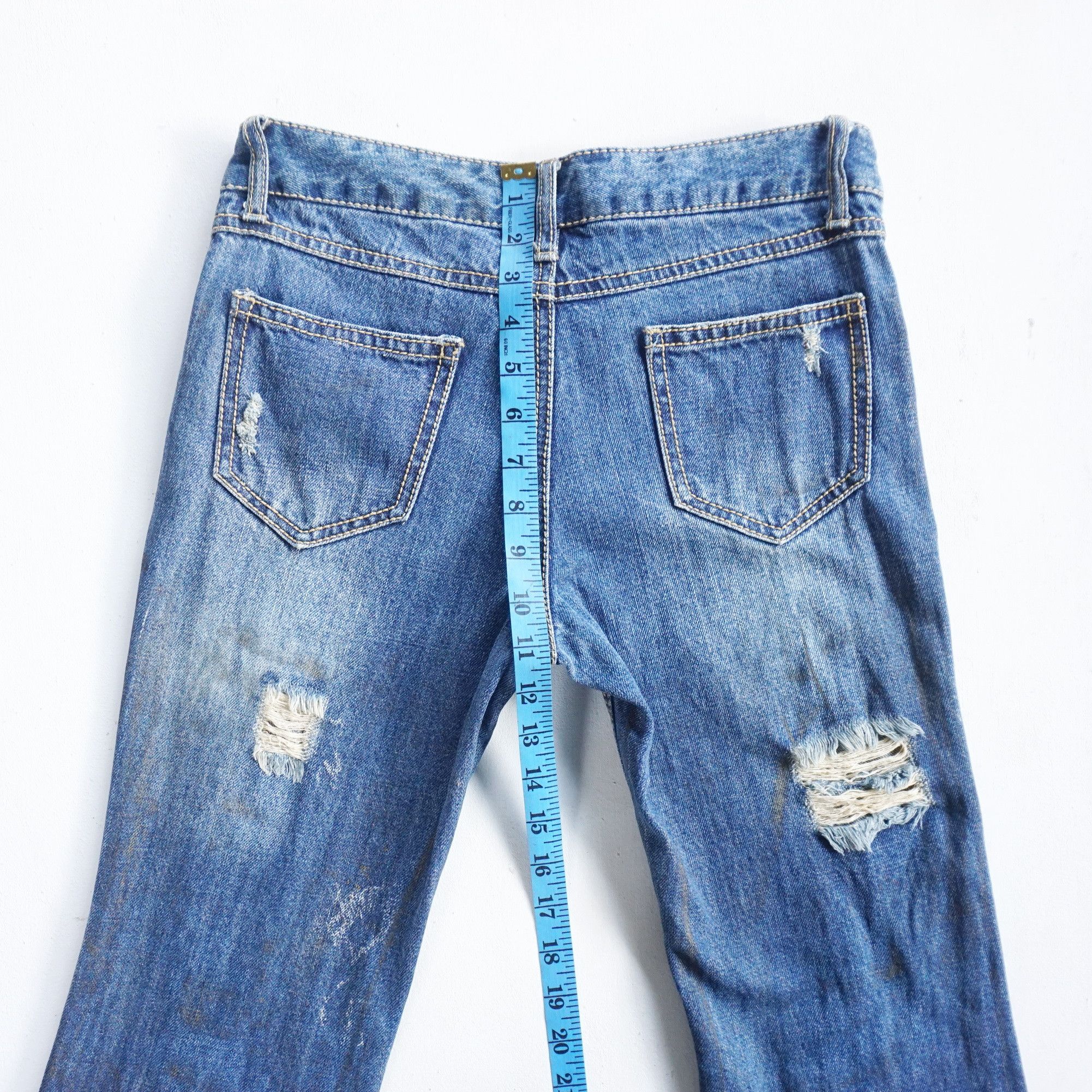 Japanese Brand Low Rise Ripped Dirty Look Flare Jeans Japanese Brand Size 27" / US 4 / IT 40 - 14 Thumbnail