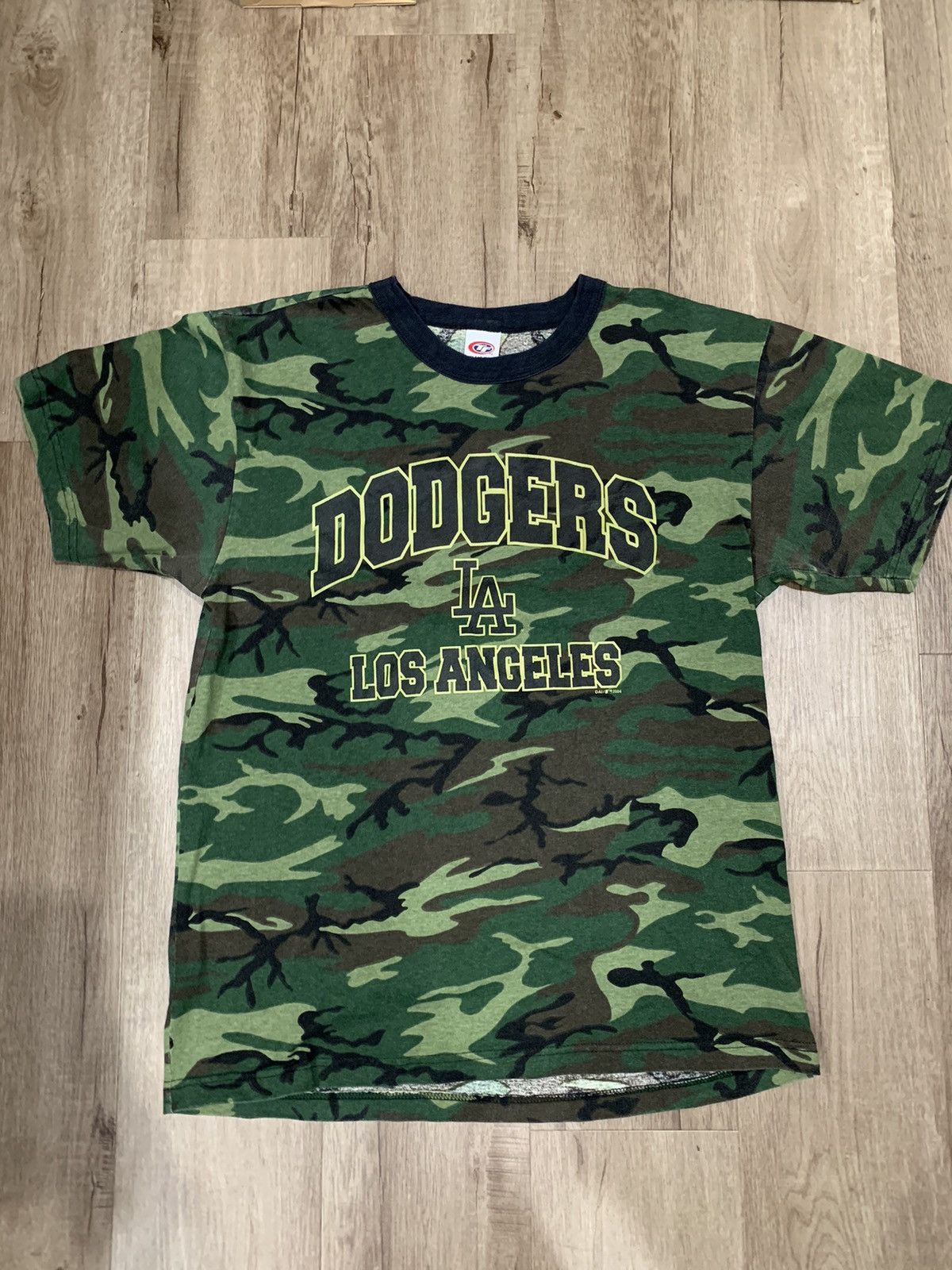 MLB × Vintage 2004 LA Dodgers Camo Shirts Size US XL / EU 56 / 4 - 1 Thumbnail