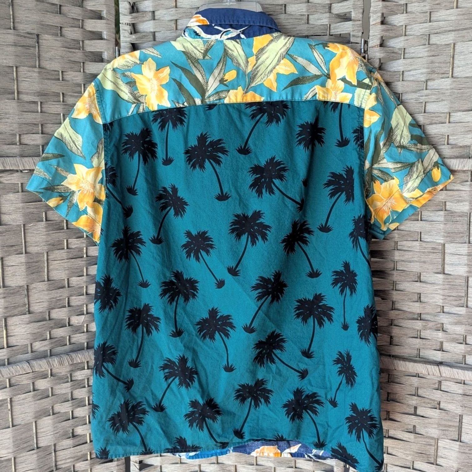 American Eagle Outfitters American Eagle Shirt Mens L Colorblock Tropical Floral Palm Tree Button Up Short Sleeve Size US L / EU 52-54 / 3 - 3 Thumbnail