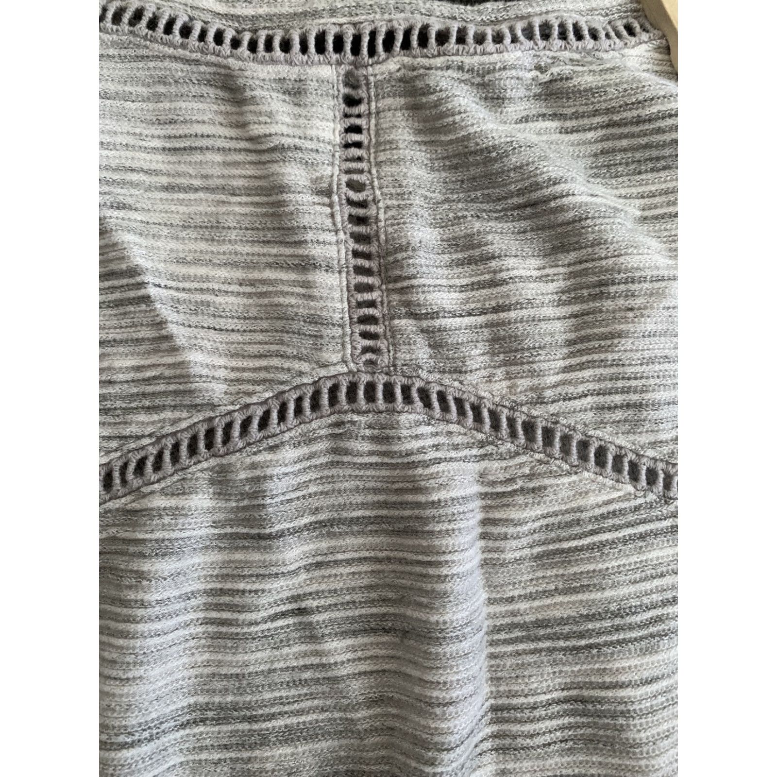Vintage BKE Red Womens Blouse Shirt 3/4 Sleeve V-Neck White Gray Striped M Medium Womens Blouse B111 Size M / US 6-8 / IT 42-44 - 5 Thumbnail