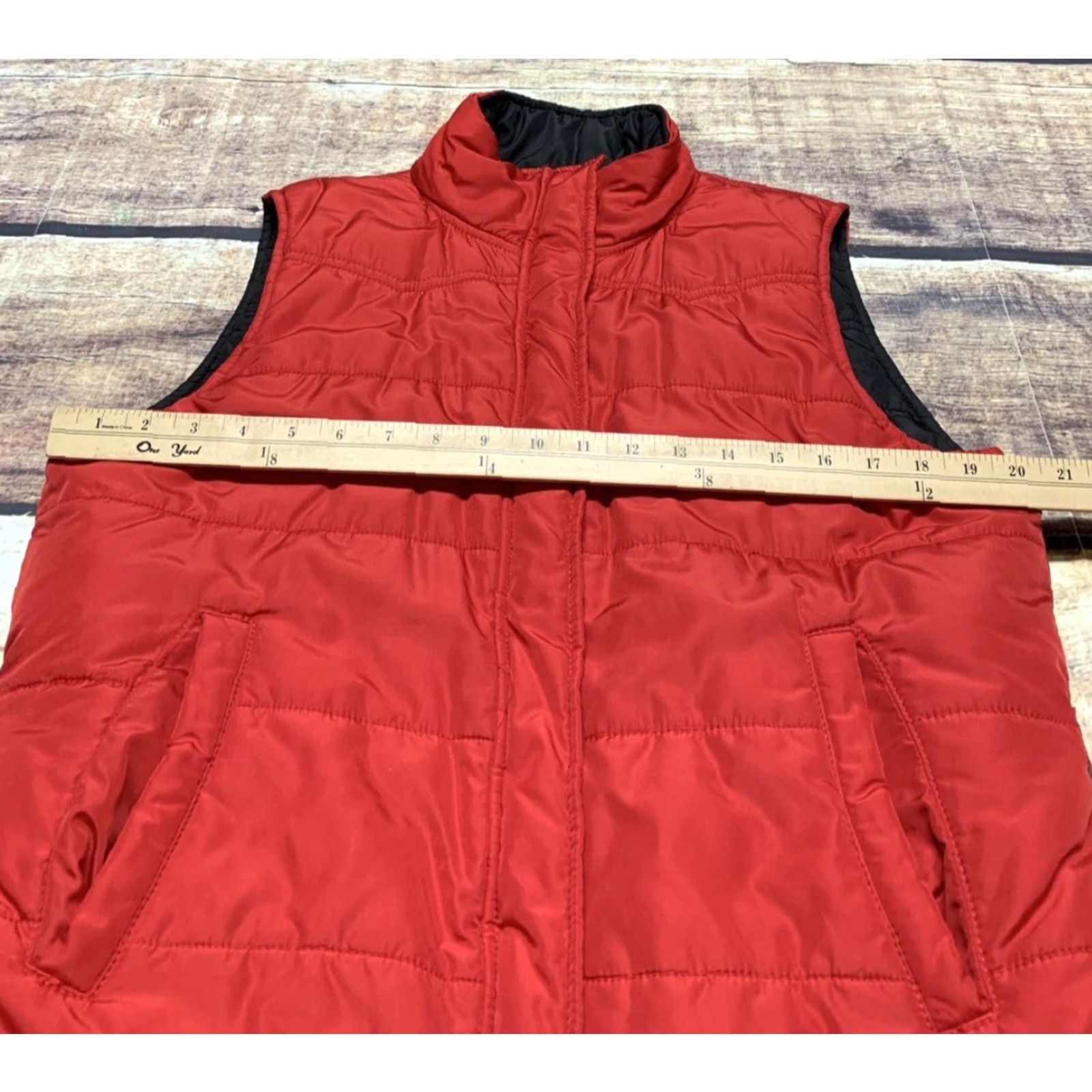 Vintage Winter Quilted Vest Mens Large Red Pockets Adjustable Waist Snap Zip Size US L / EU 52-54 / 3 - 5 Thumbnail