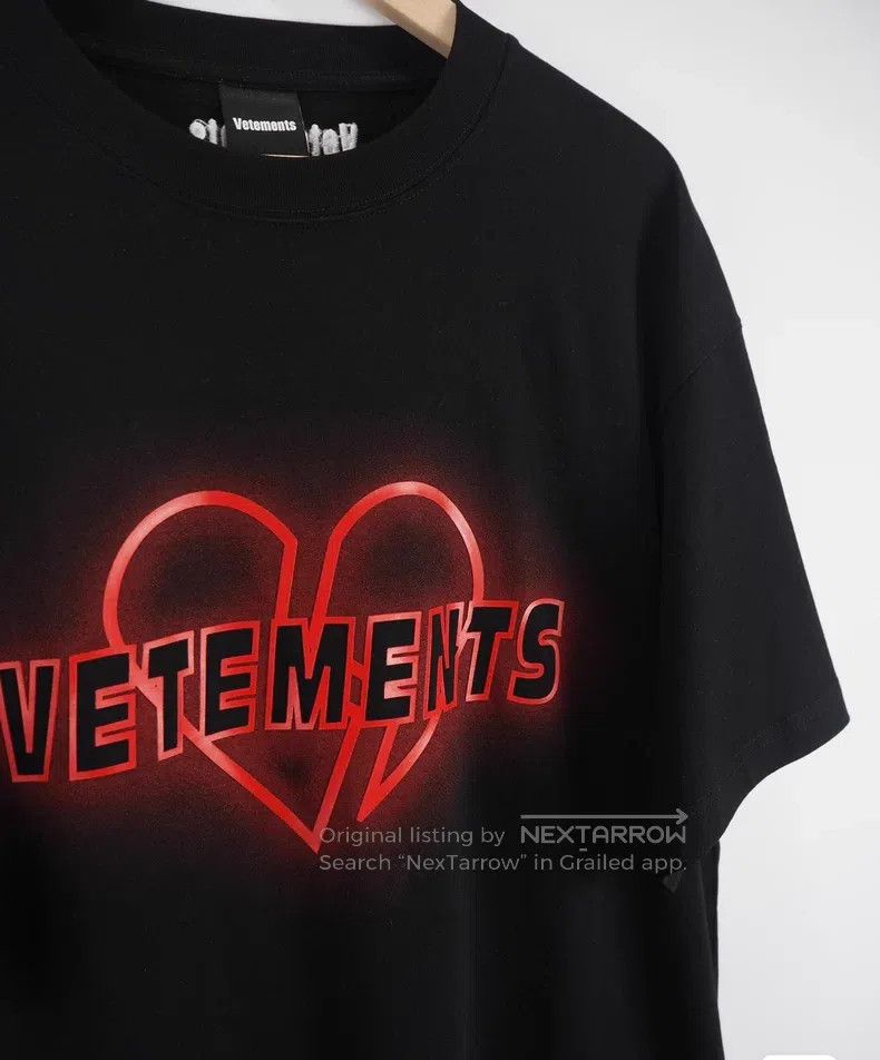 Vetements Vetements Heart logo short-sleeve Size US M / EU 48-50 / 2 - 3 Thumbnail