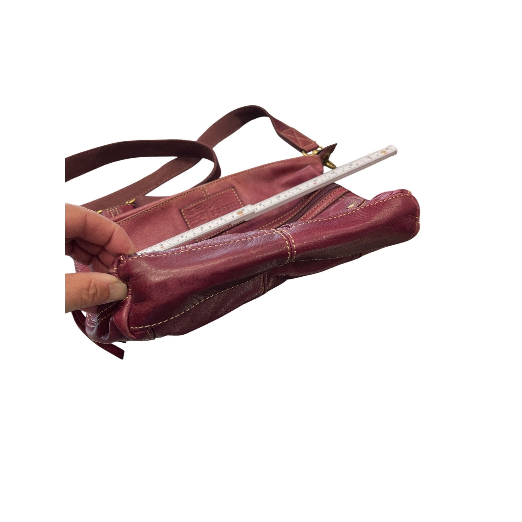 Fossil Fossil VTG wms red gold ware leather crossbody shoulder hand Size ONE SIZE - 4 Thumbnail