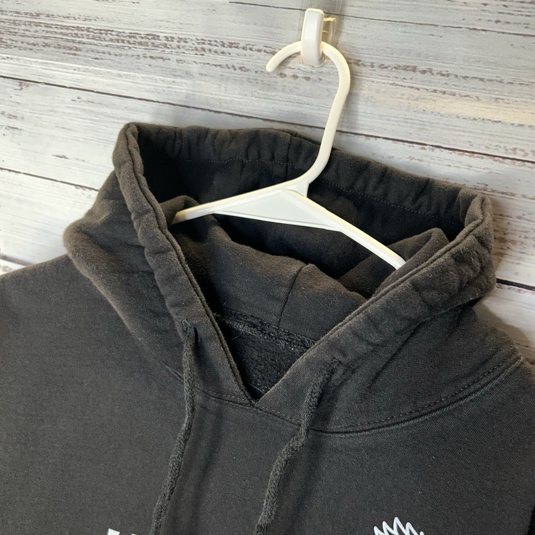 Vintage Few Will Hunt Hoodie Men’s Medium Graphic “Average Is The Enemy” Black Pullover with Pockets Size US M / EU 48-50 / 2 - 4 Thumbnail