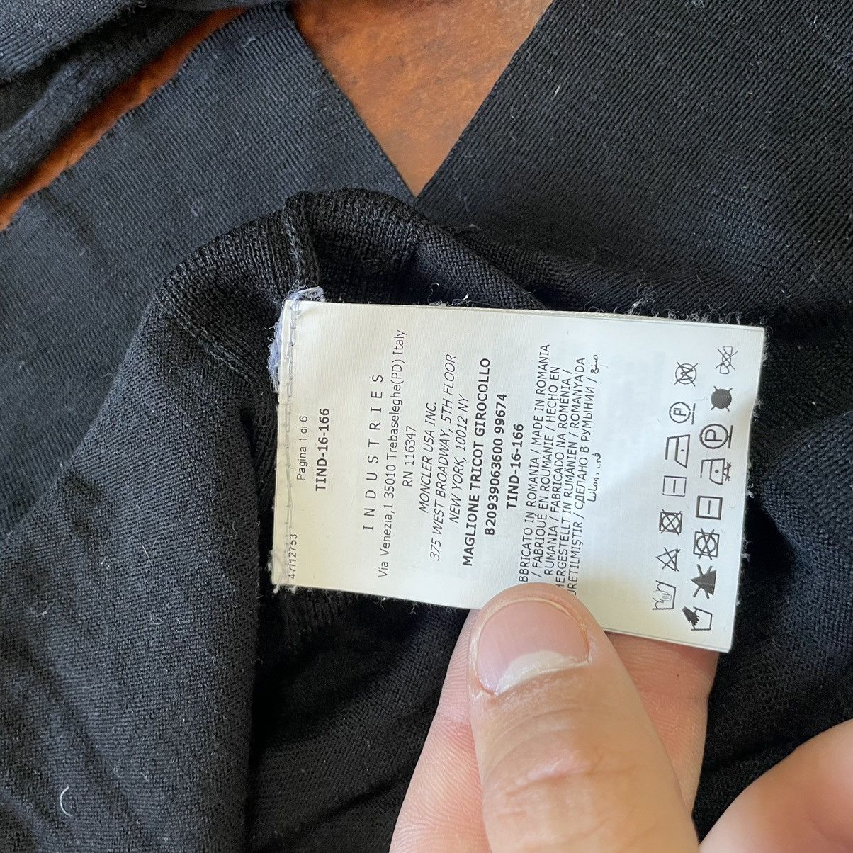 Moncler Womens Moncler Sweater wool luxury black cardigan Size XS / US 0-2 / IT 36-38 - 5 Thumbnail