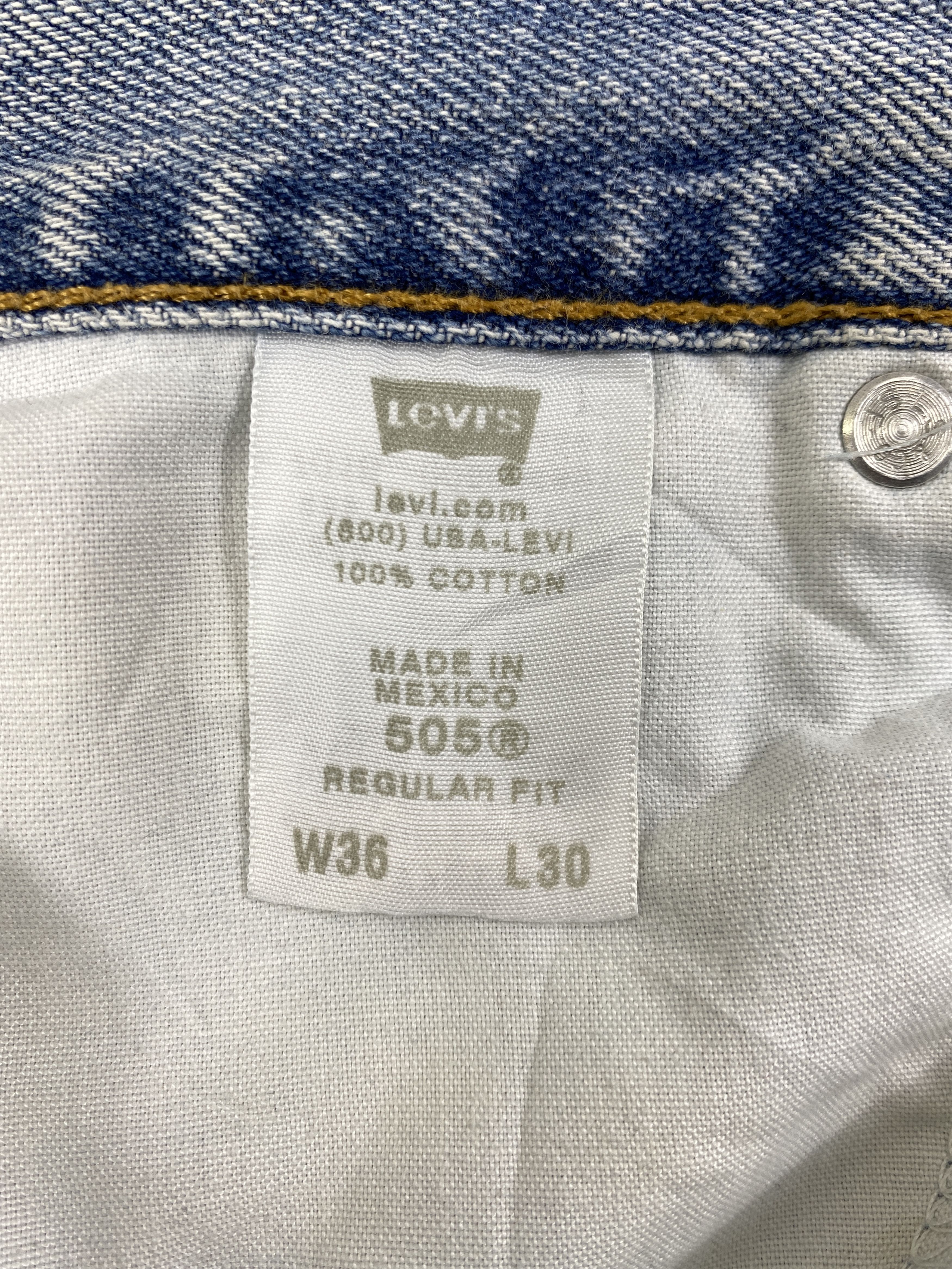 Levi's Light Wash Vintage Levi's 505 Regular Fit Denim 35x29 JN754 Size US 35 - 10 Thumbnail