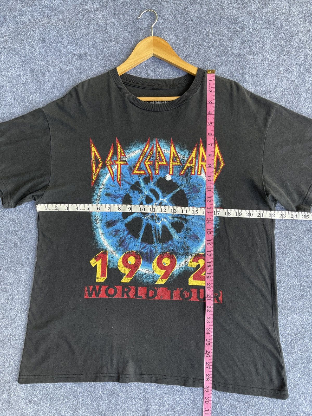 Band Tees Last Drop🔥Rare🔥Vintage Def Leppard Adrenalize Tour T Shirt Size US L / EU 52-54 / 3 - 9 Thumbnail