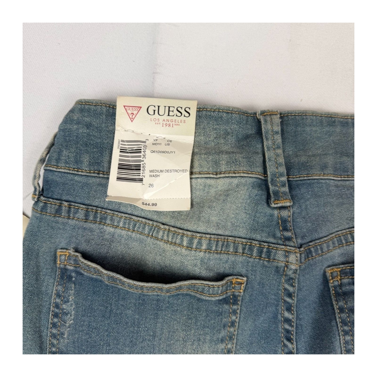 Guess Guess Los Angeles Denim Shorts Size 26 Light Wash Cuffed Jea Size US 26 / EU 42 - 6 Thumbnail