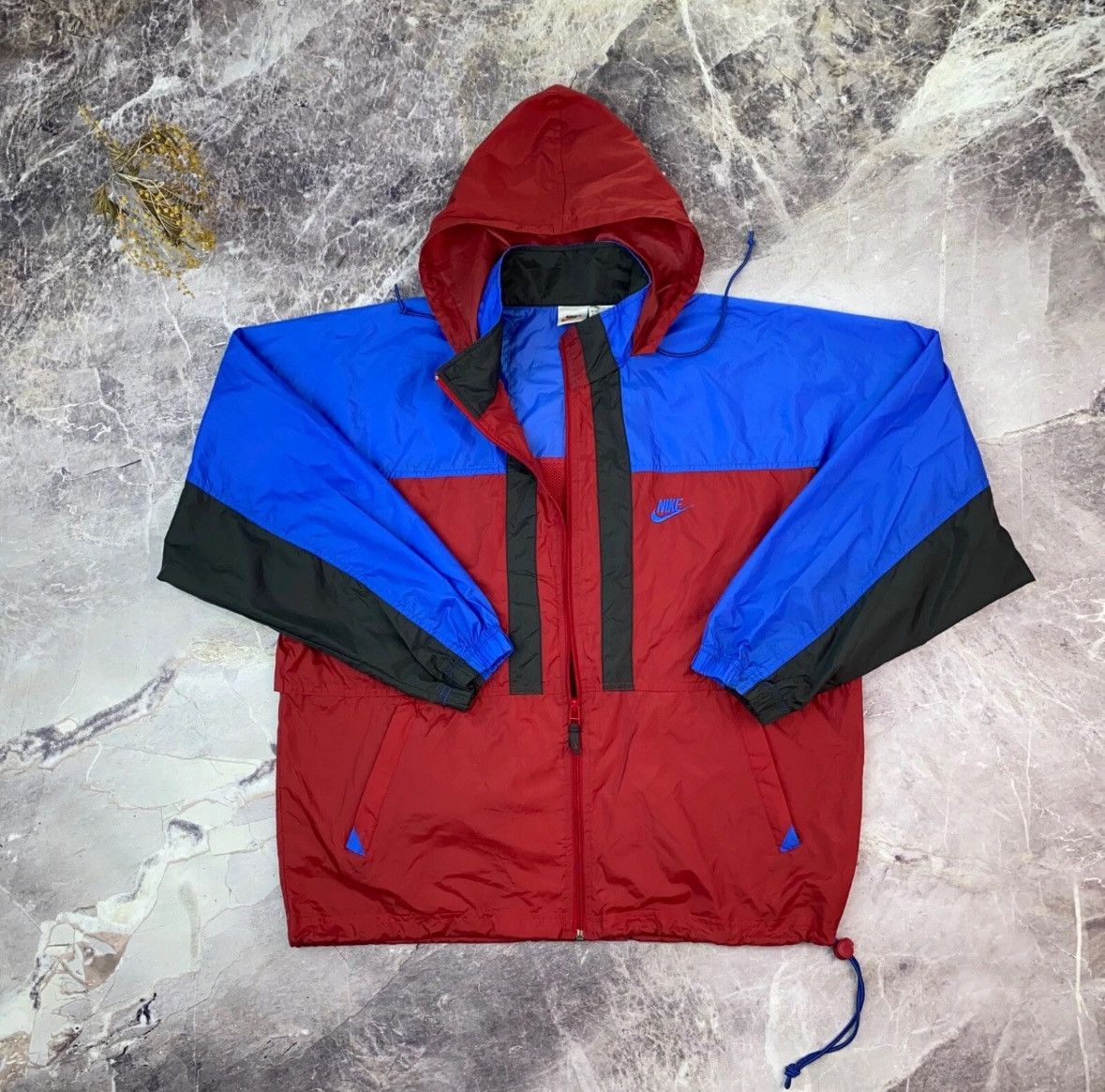 Nike Vintage Nike Windbreaker Lightweight Spring Jacket Red Size US M / EU 48-50 / 2 - 11 Thumbnail