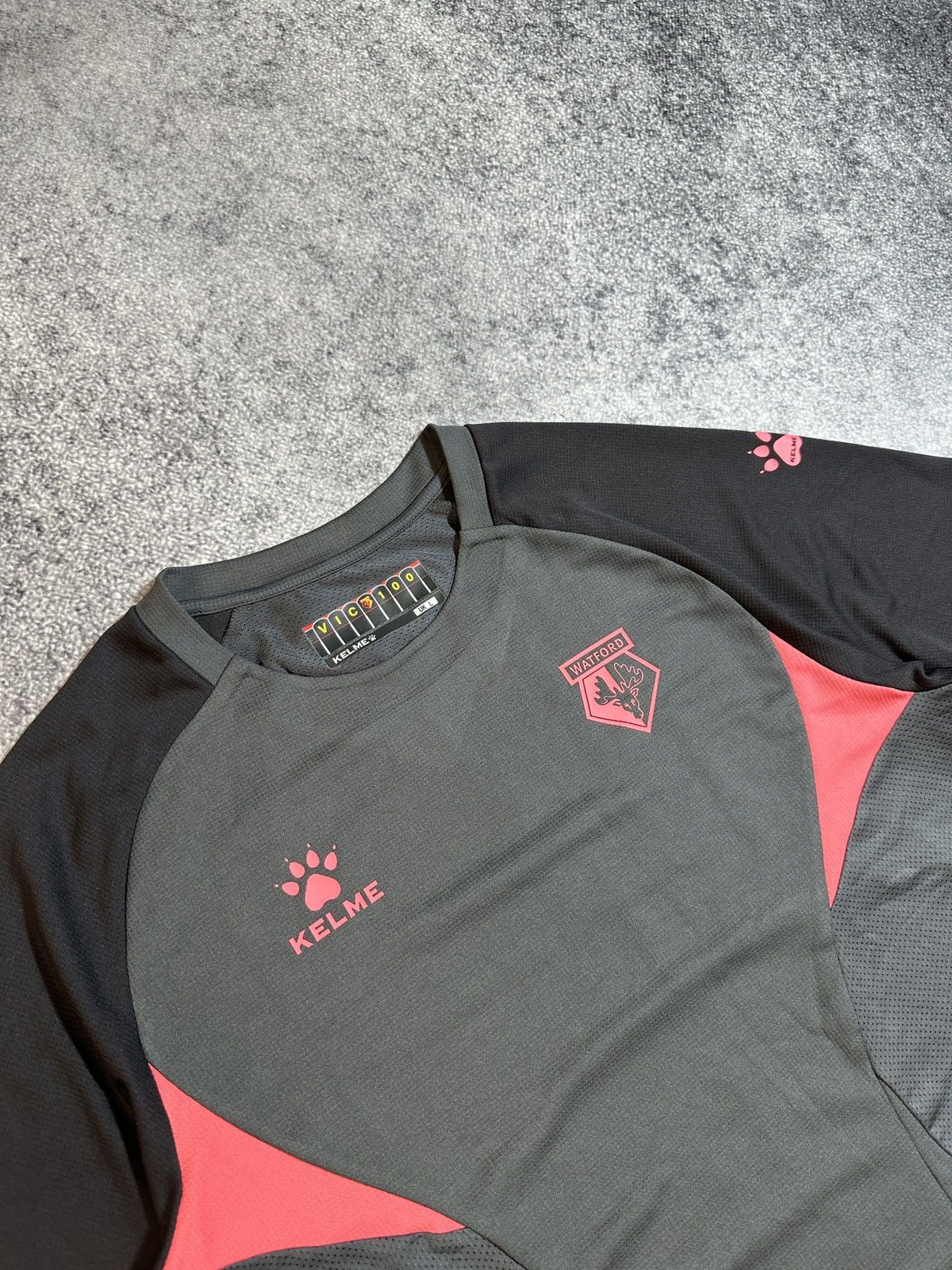 Other Kelme Watford Soccer Jersey Streetwear Rare Casual L England Size US L / EU 52-54 / 3 - 3 Thumbnail