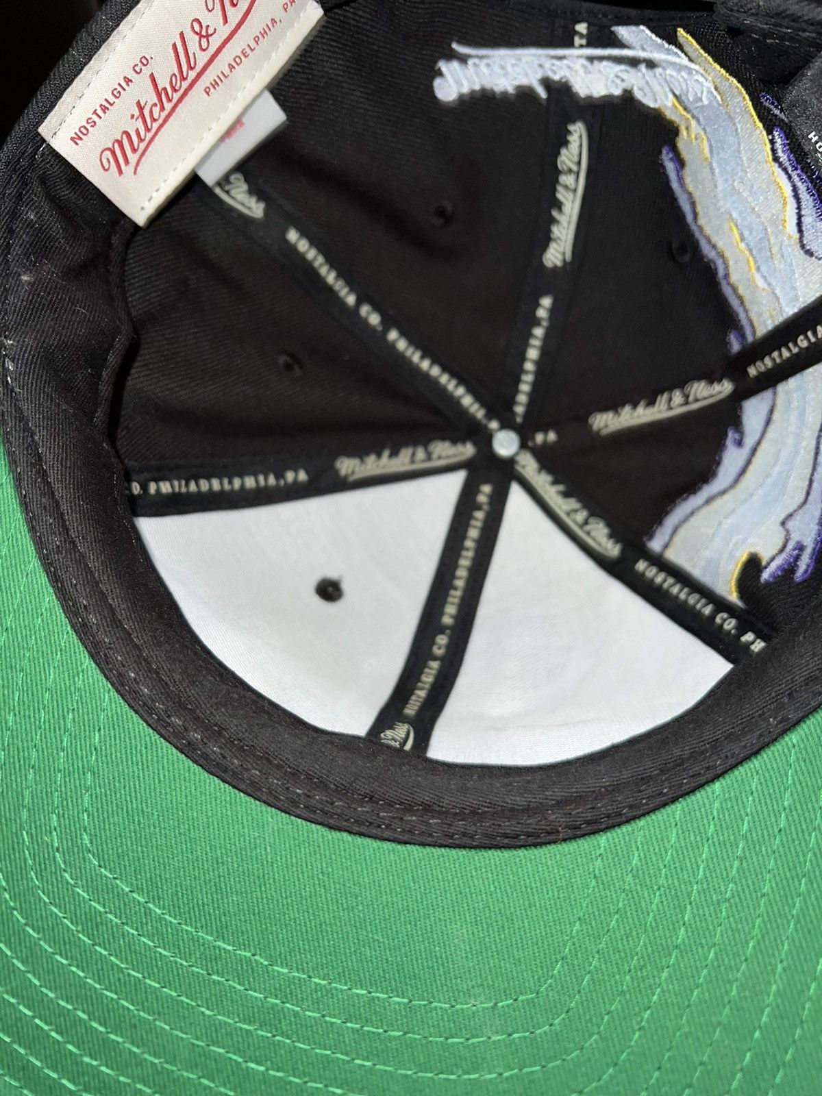 Mitchell & Ness Vintage Mitchell Ness LA Kings Paint Splash Hat Size ONE SIZE - 4 Thumbnail