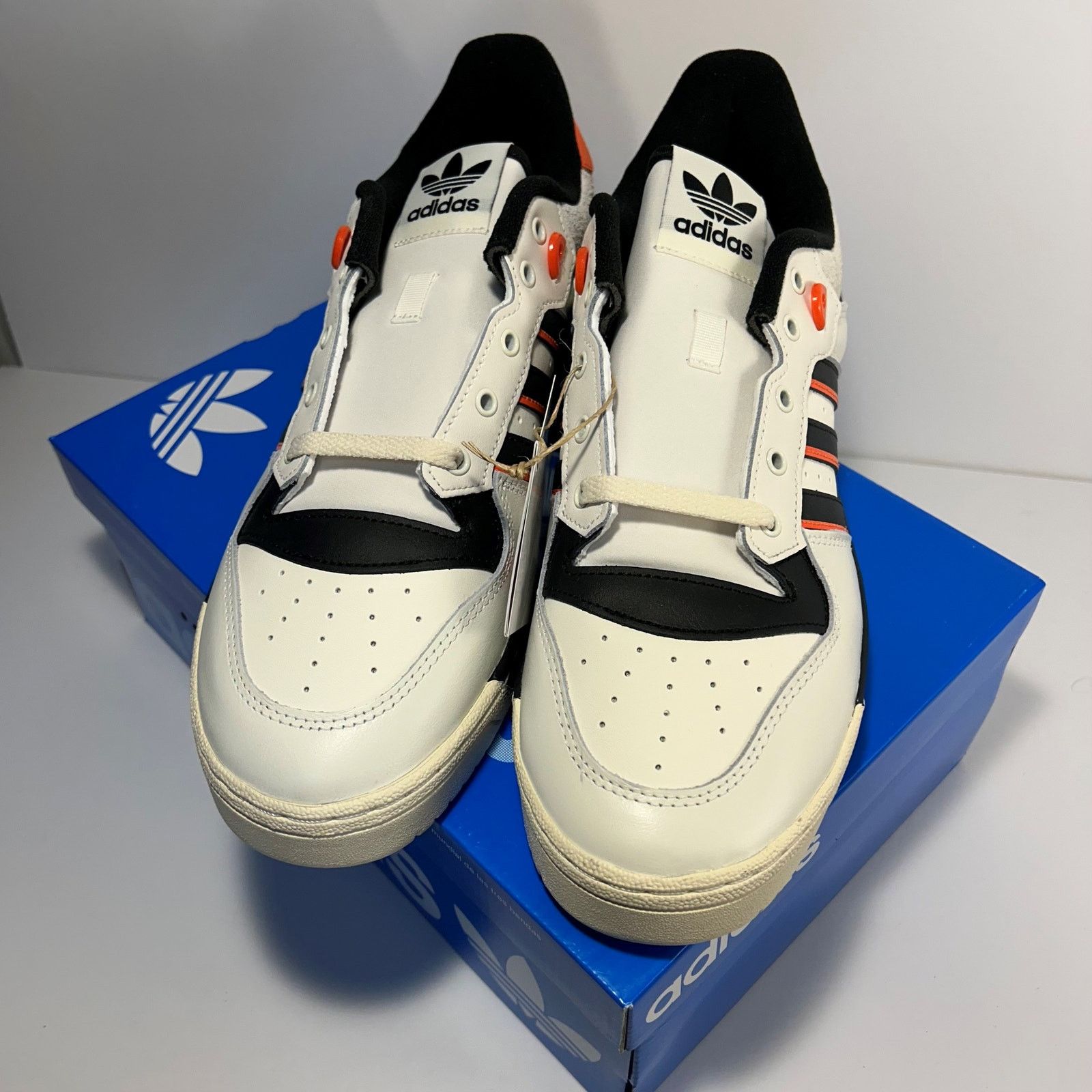 Adidas Adidas Originals Rivalry 86 Low Sz 11.5 Wht/Blk/Or IE7140 Size US 11.5 / EU 44-45 - 3 Thumbnail
