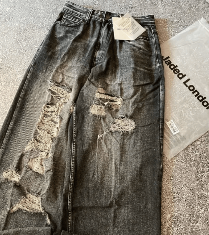 Japanese Brand Old Hole Pattern Printing Baggy Jeans Size US 30 / EU 46 - 1 Thumbnail