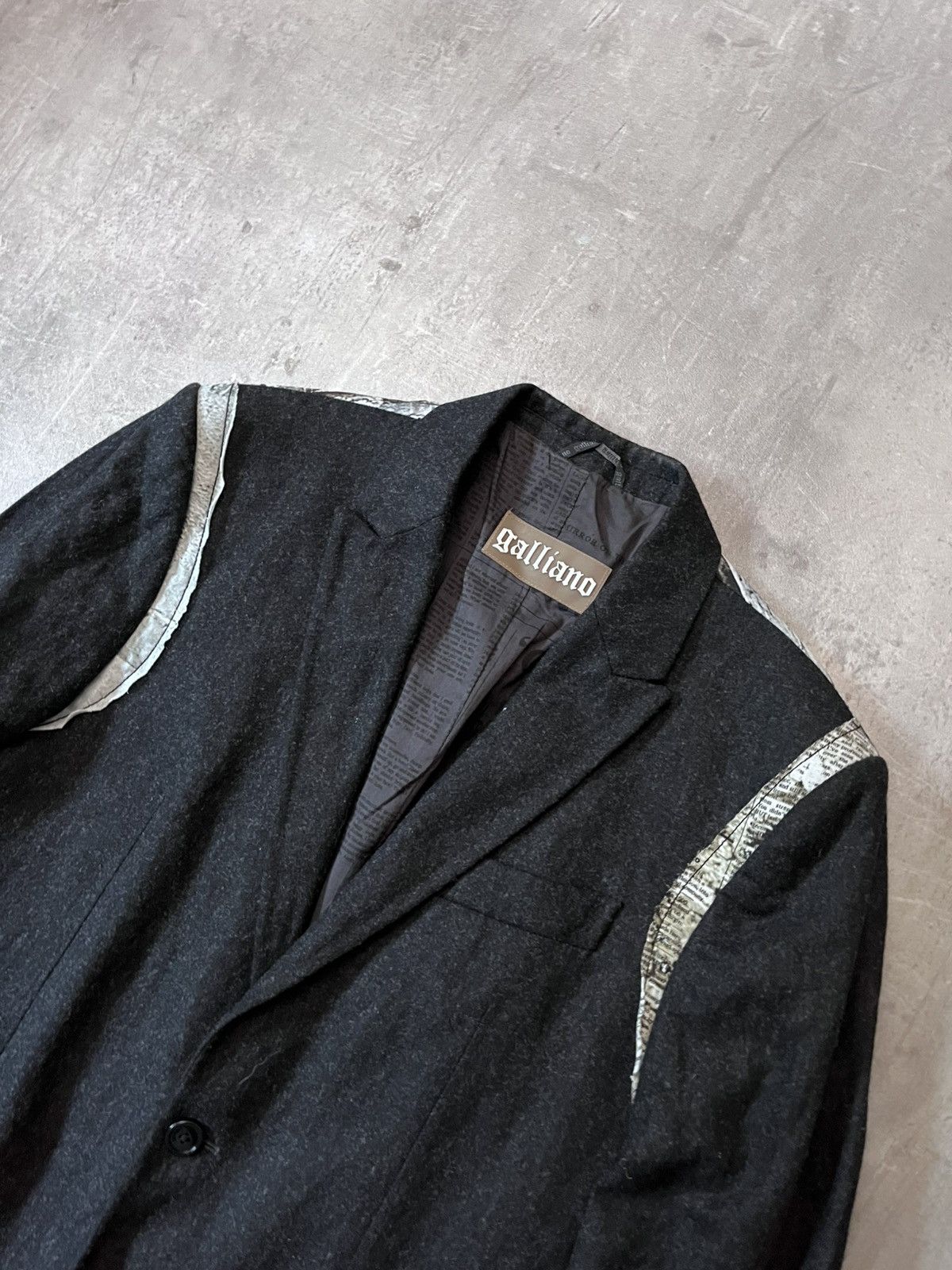 John Galliano John Galliano A/W 2011 wool grey blazer jacket newspaper Size US L / EU 52-54 / 3 - 4 Thumbnail