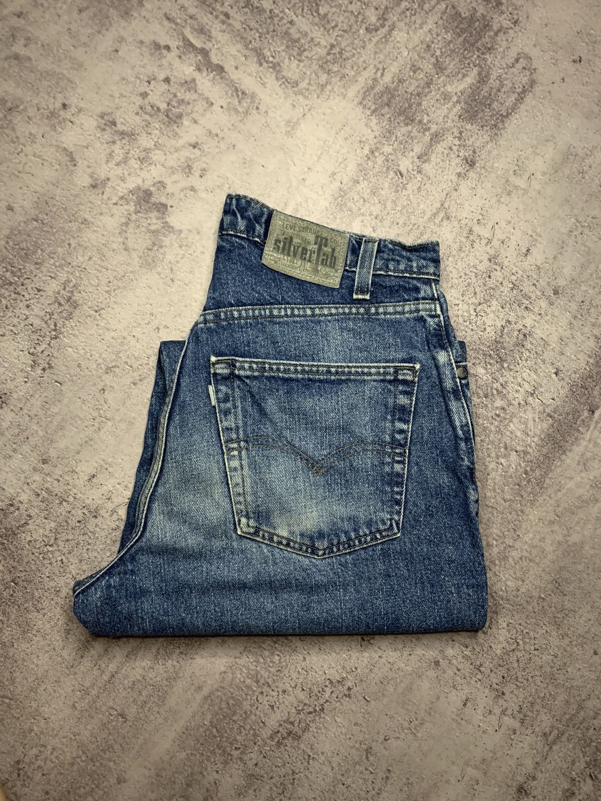 Levi's Very Rare 1993 Levi’s Silver Tab Blank Tab Loose Jeans USA Size US 32 / EU 48 - 1 Thumbnail
