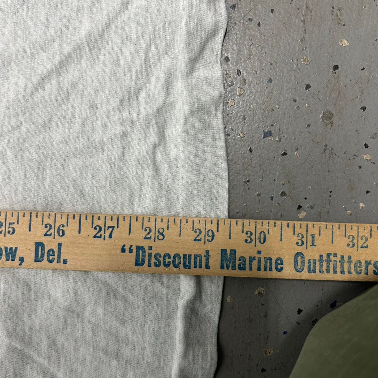 Fruit Of The Loom Grey vintage 90s "Over What Hill?" t-shirt Size US XL / EU 56 / 4 - 6 Thumbnail