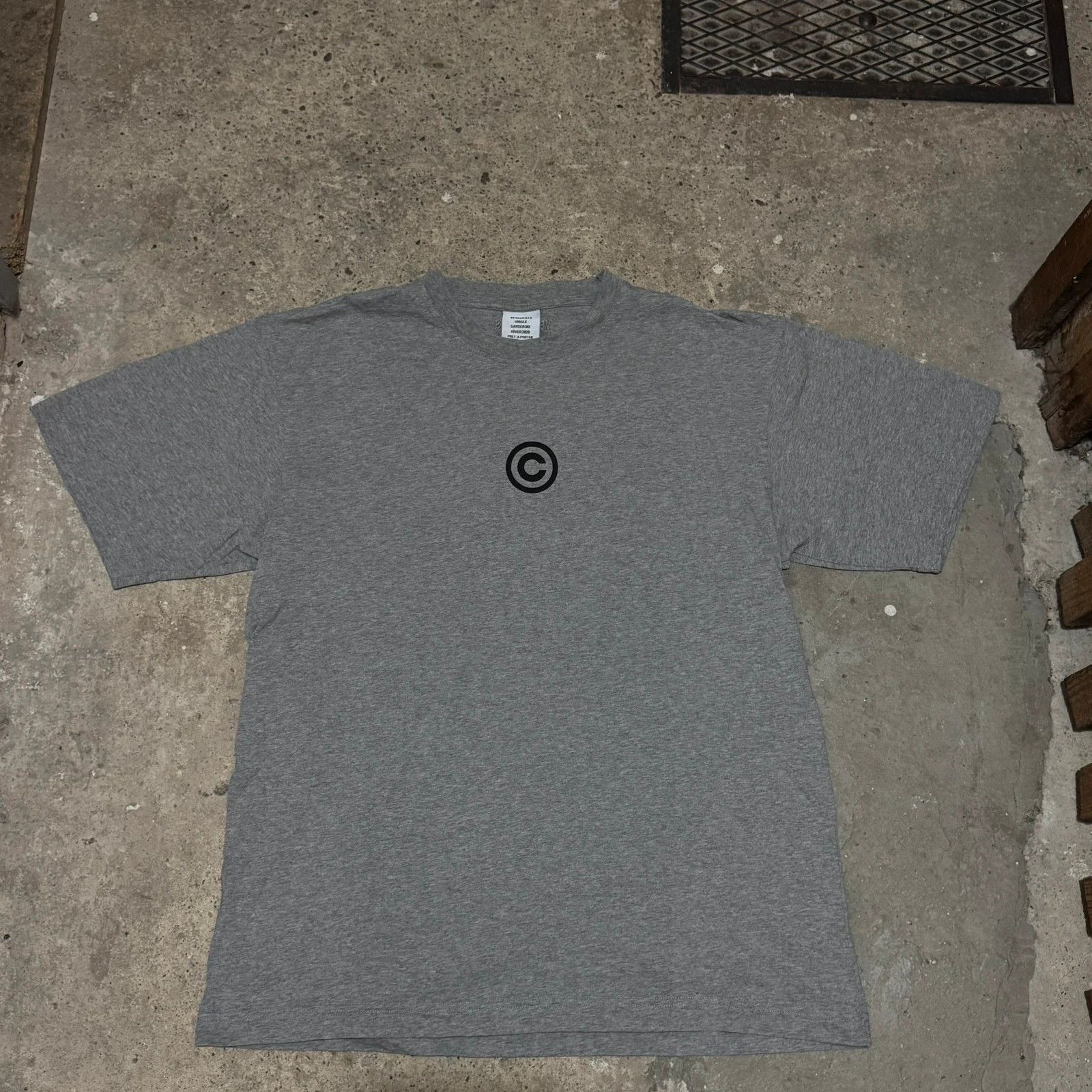 Vetements S/S 2020 Vetements „copyright „ t-shirt Size US M / EU 48-50 / 2 - 1 Thumbnail