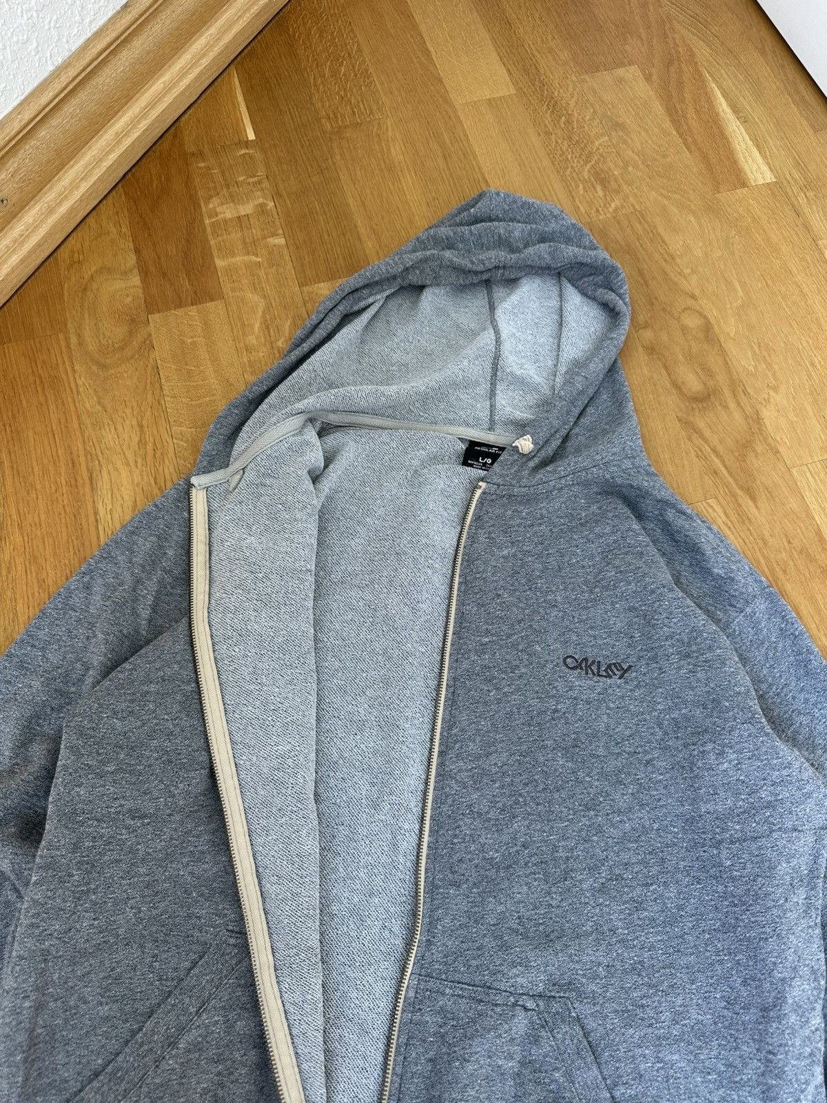 Oakley Vintage Oakley Hoodie Gray Logo Streetwear Fit Size US L / EU 52-54 / 3 - 9 Thumbnail
